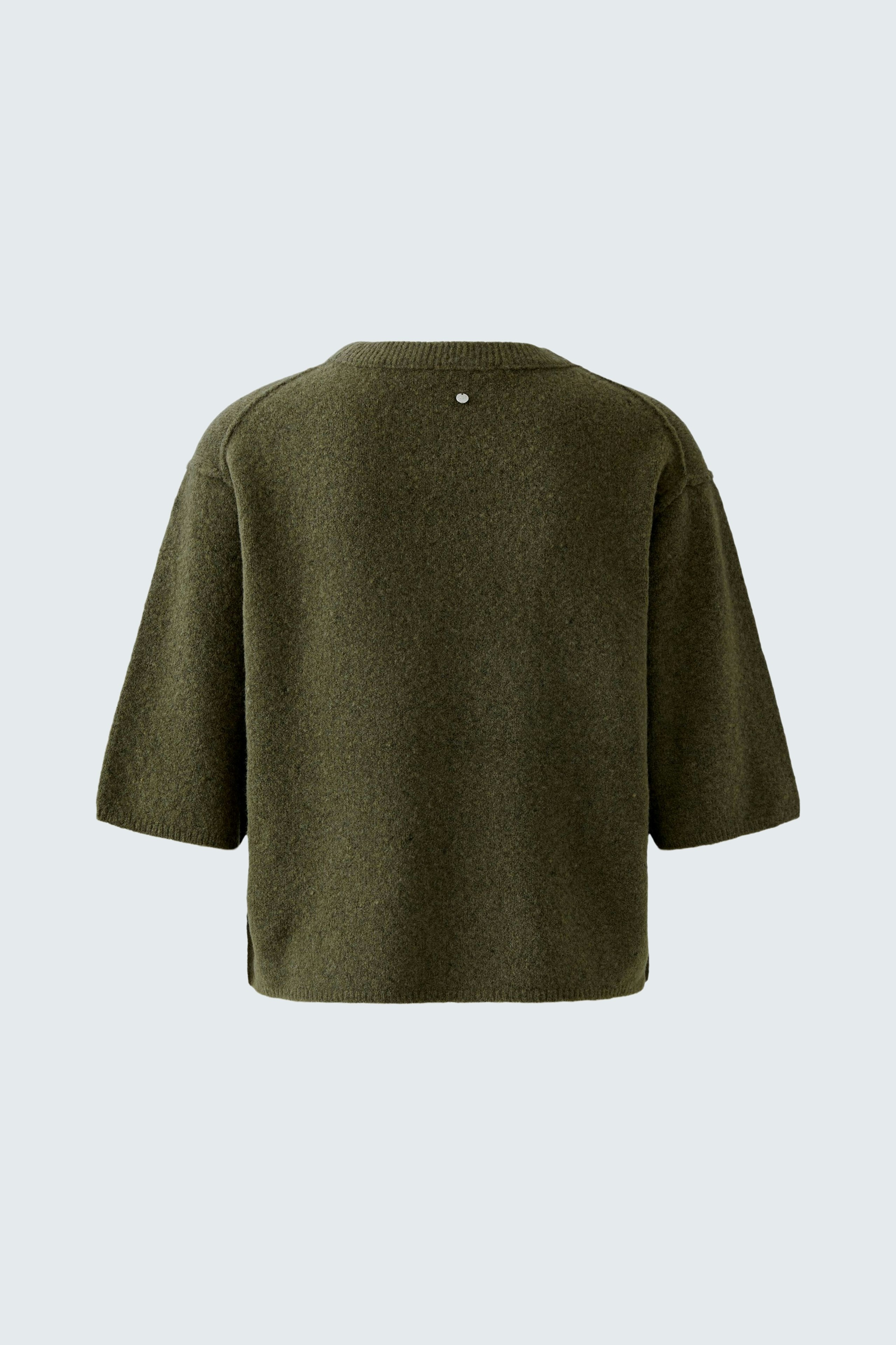 Casual women's pullover in olive green with a relaxed fit and short sleeves, perfect for everyday wear.