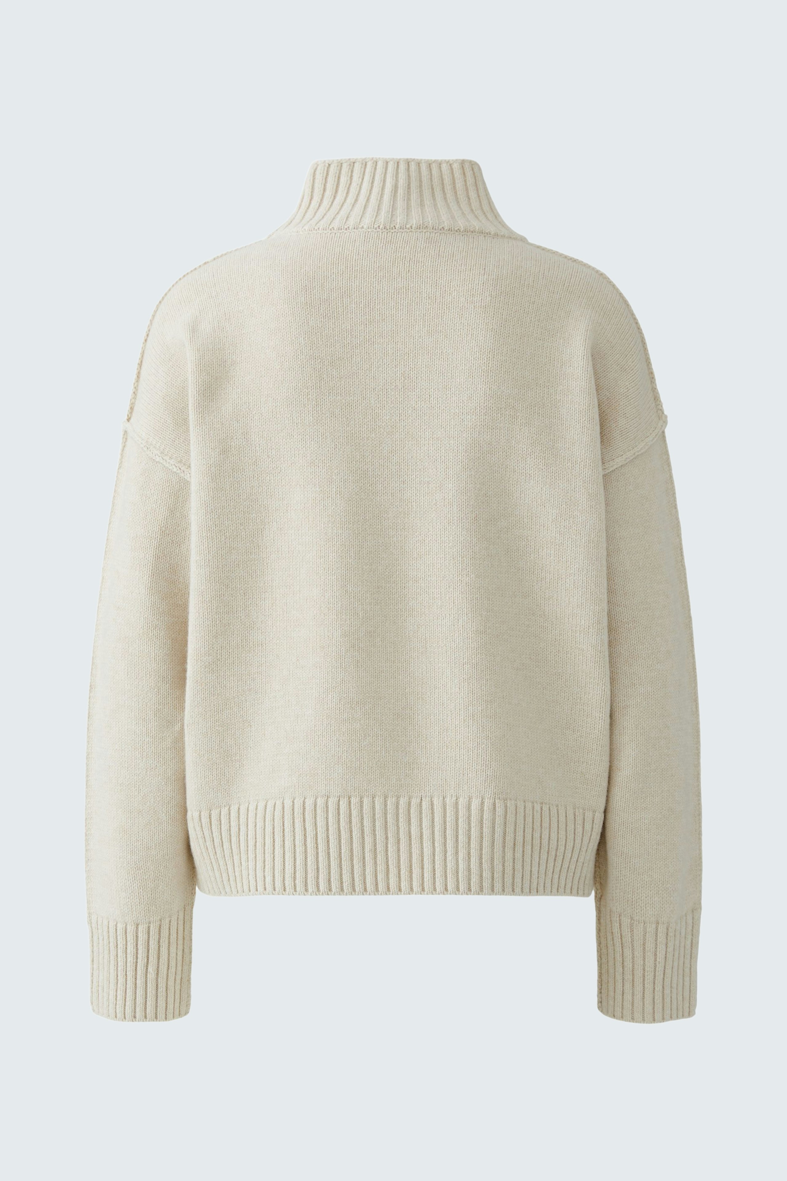Casual women's pullover: Soft beige pullover with a high collar and relaxed fit, perfect for everyday wear.