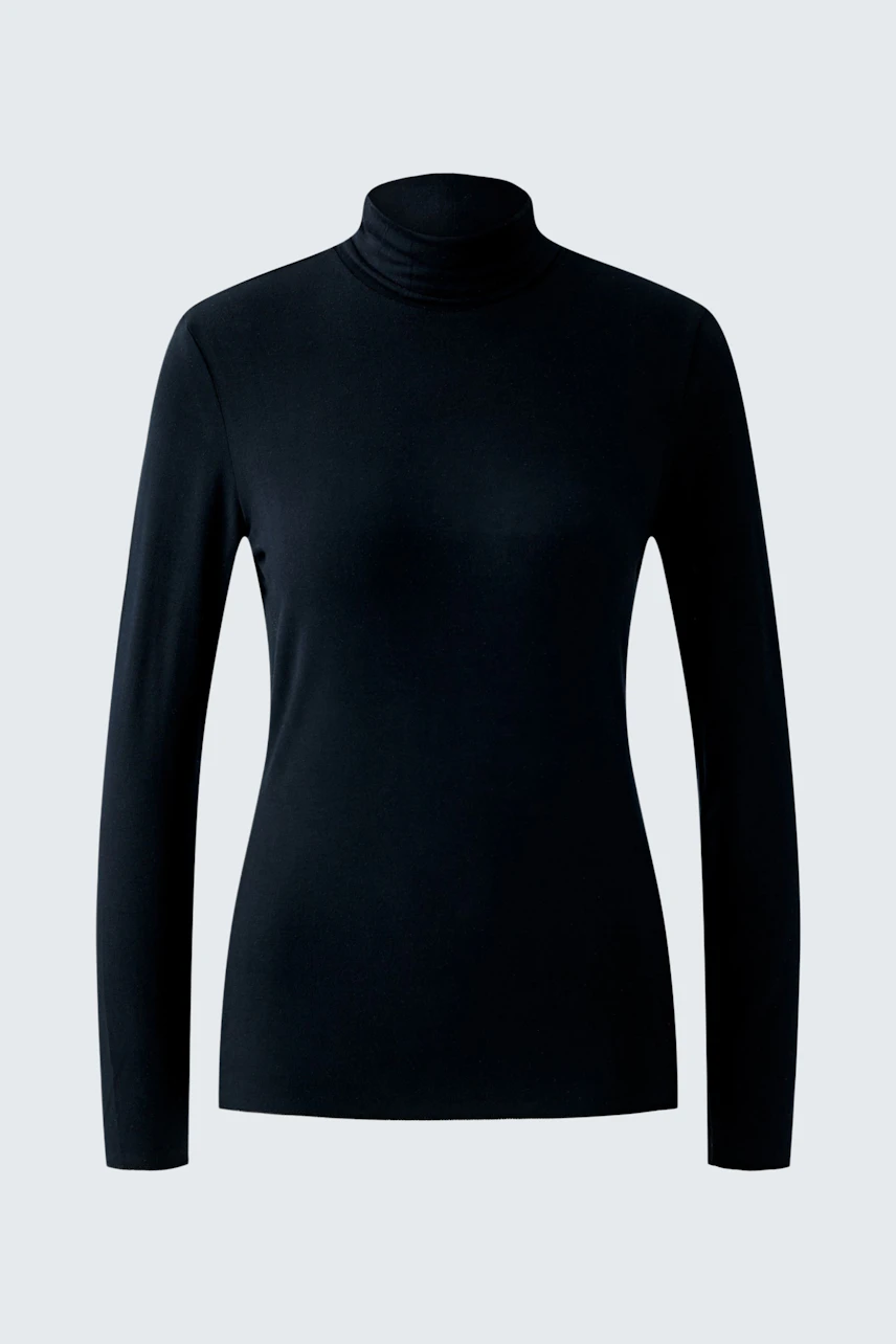 Casual women's long-sleeve pullover in black with a stylish turtleneck design.