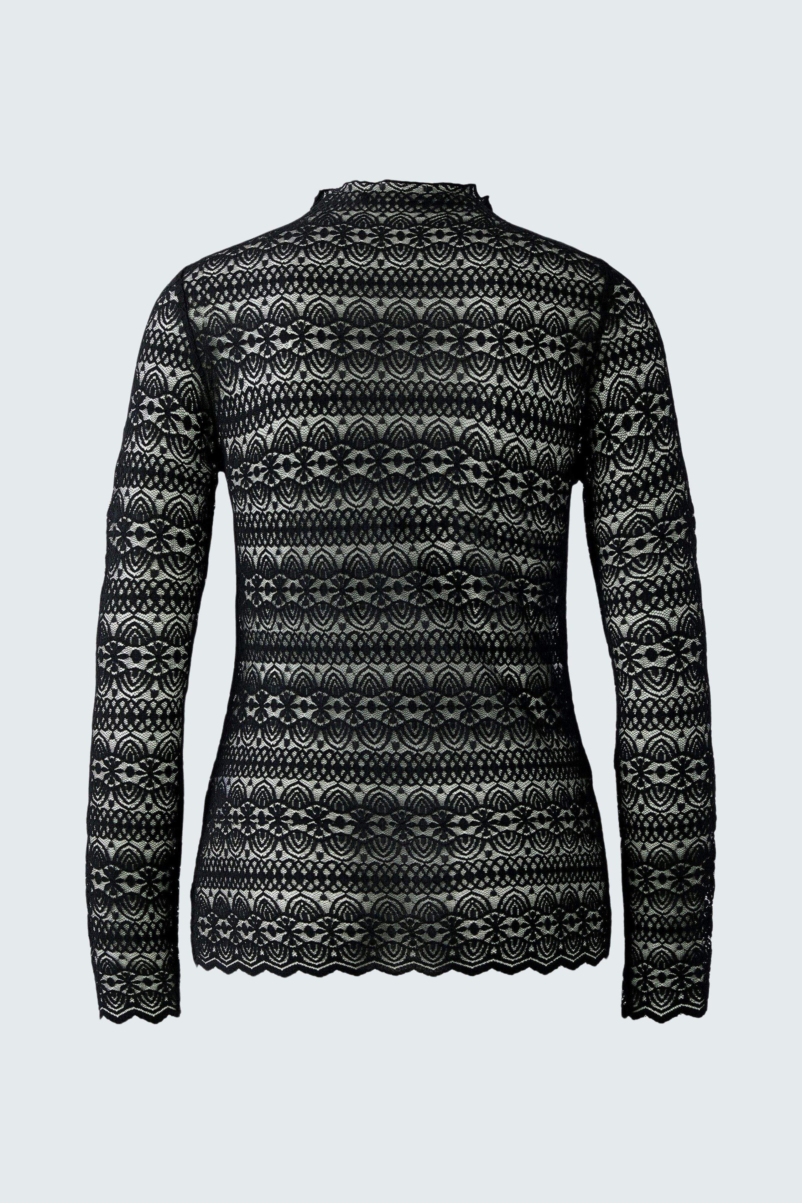 Casual women's long-sleeve shirt in black with a stylish pattern, perfect for everyday wear.