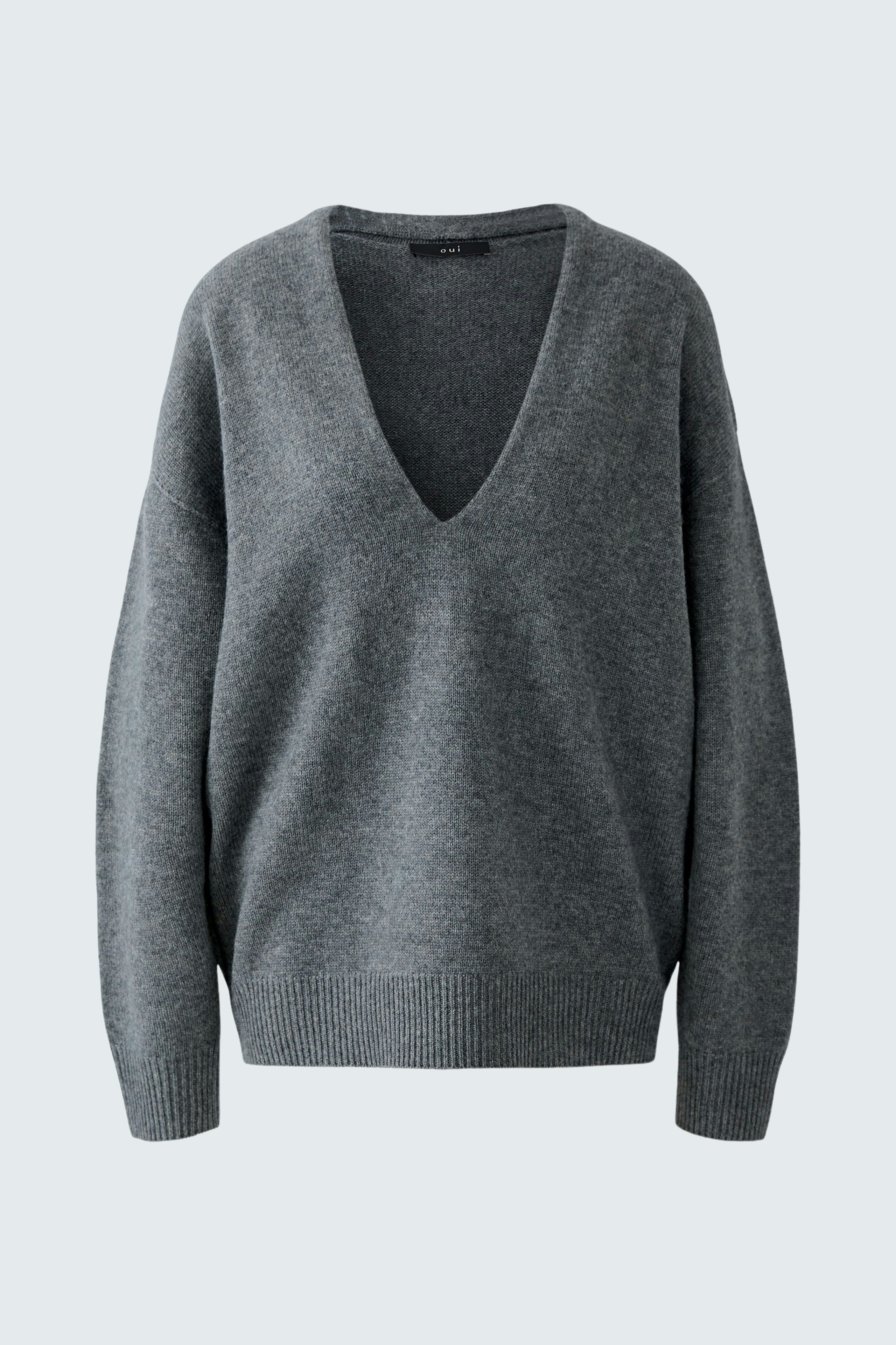 Bequemer Damen-Pullover in Grau mit V-Ausschnitt, ideal für lässige Outfits.