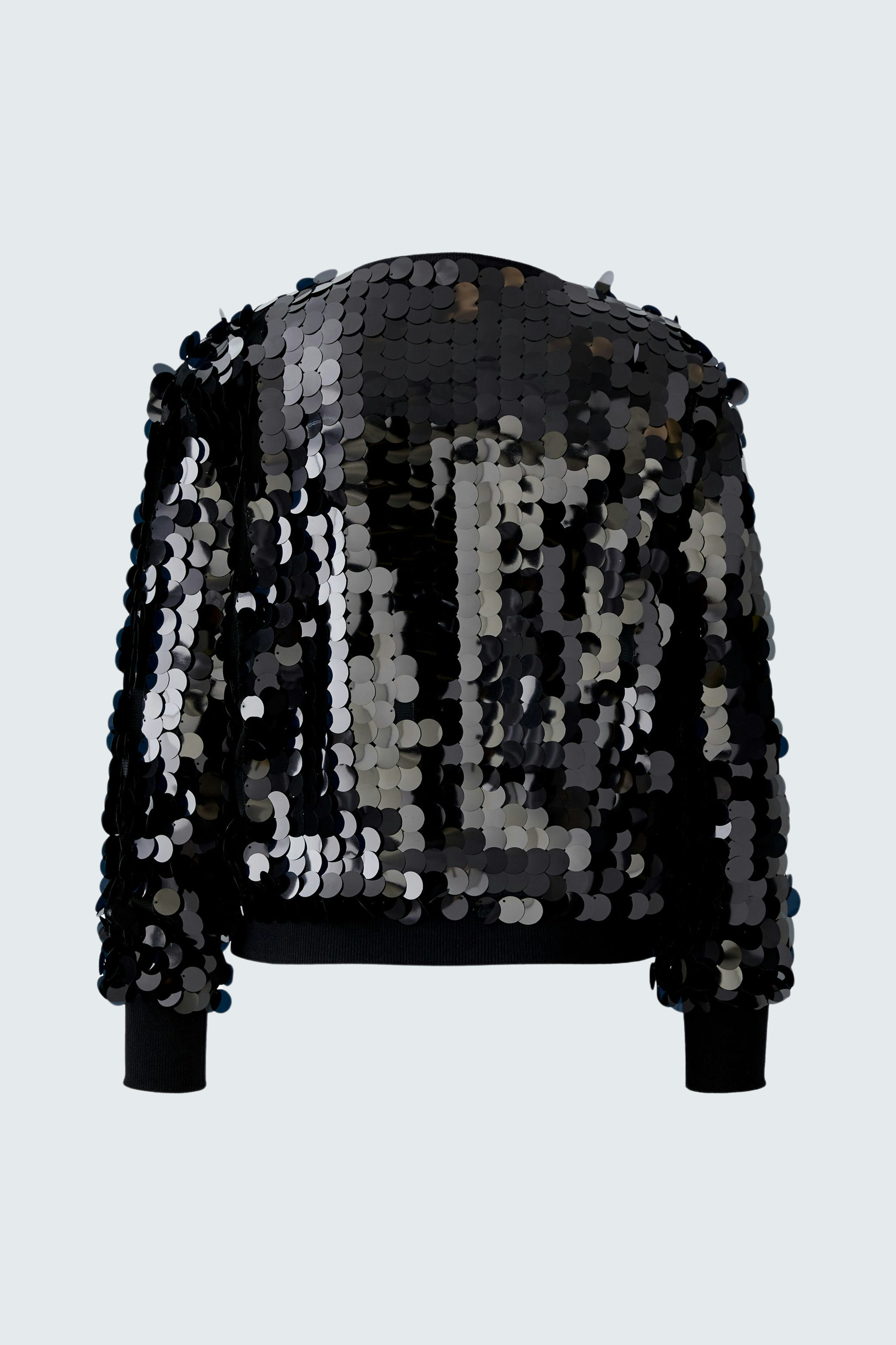 Stylish women's pullover: Black sequined pullover with a relaxed fit, perfect for a night out.