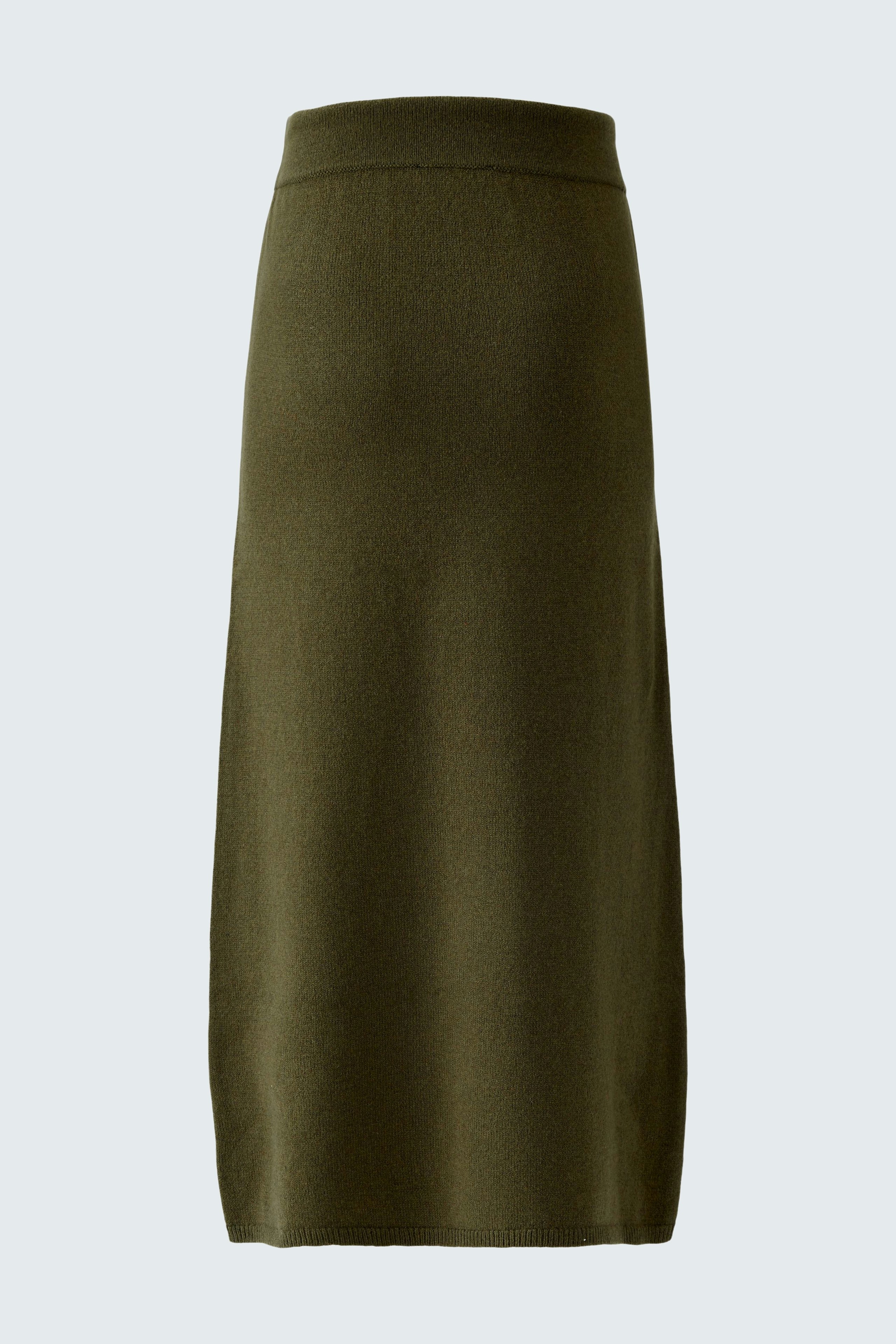 Casual women's knitted skirt in olive green, featuring a comfortable fit and versatile style.