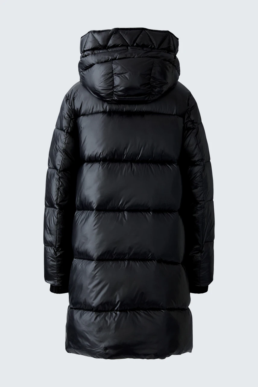 Warm women's winter coat: Black puffer coat with a hood, designed for comfort and style.