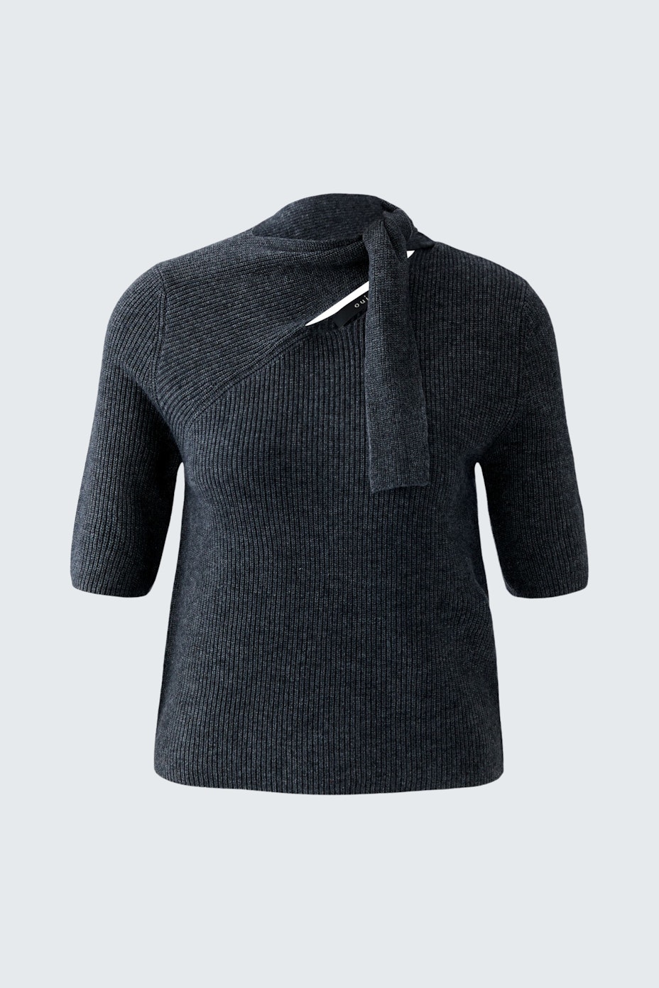 Damen-Pullover in Dunkelgrau mit kurzem Arm und schickem Halstuch-Detail.