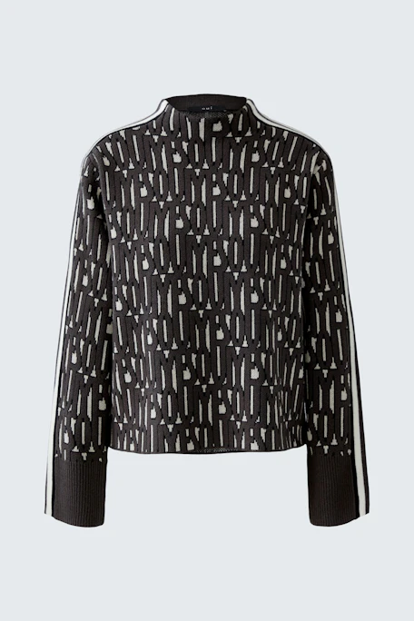 Modern women's pullover: Black patterned pullover with a high neck and relaxed fit.