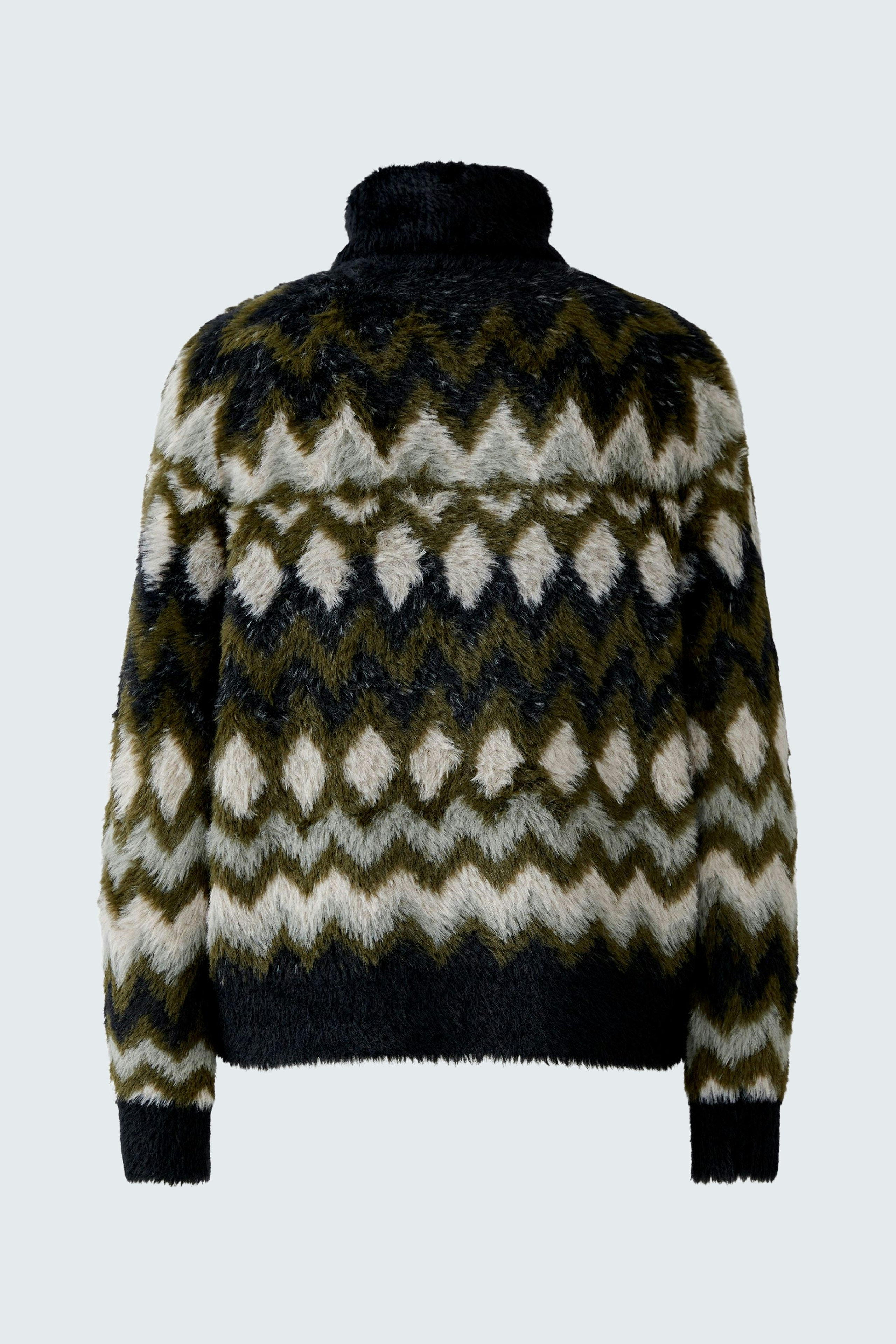 Cozy women's pullover: A stylish pullover with a zigzag pattern in earthy tones, perfect for casual wear.