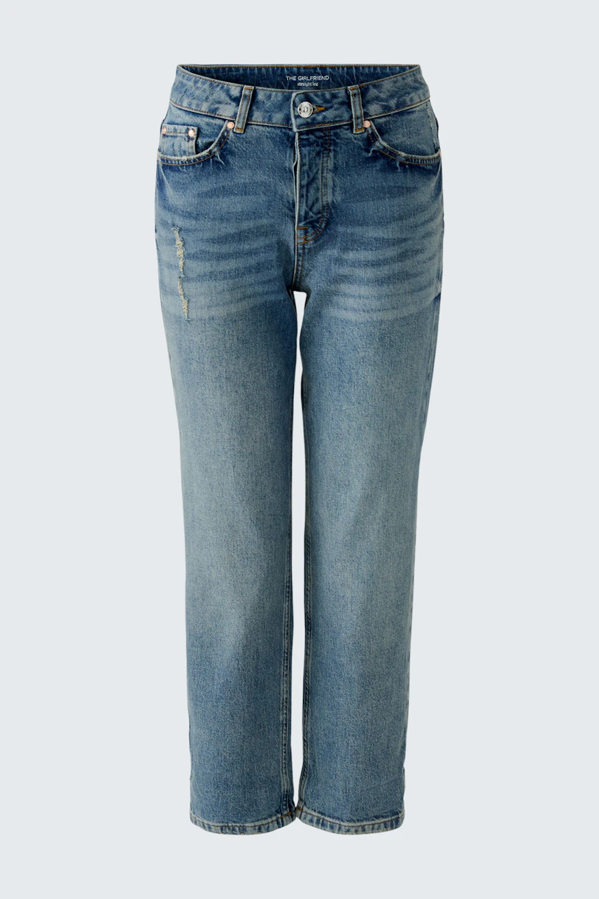 Casual women's jeans: Light blue, straight-cut denim with a relaxed fit and subtle fading.