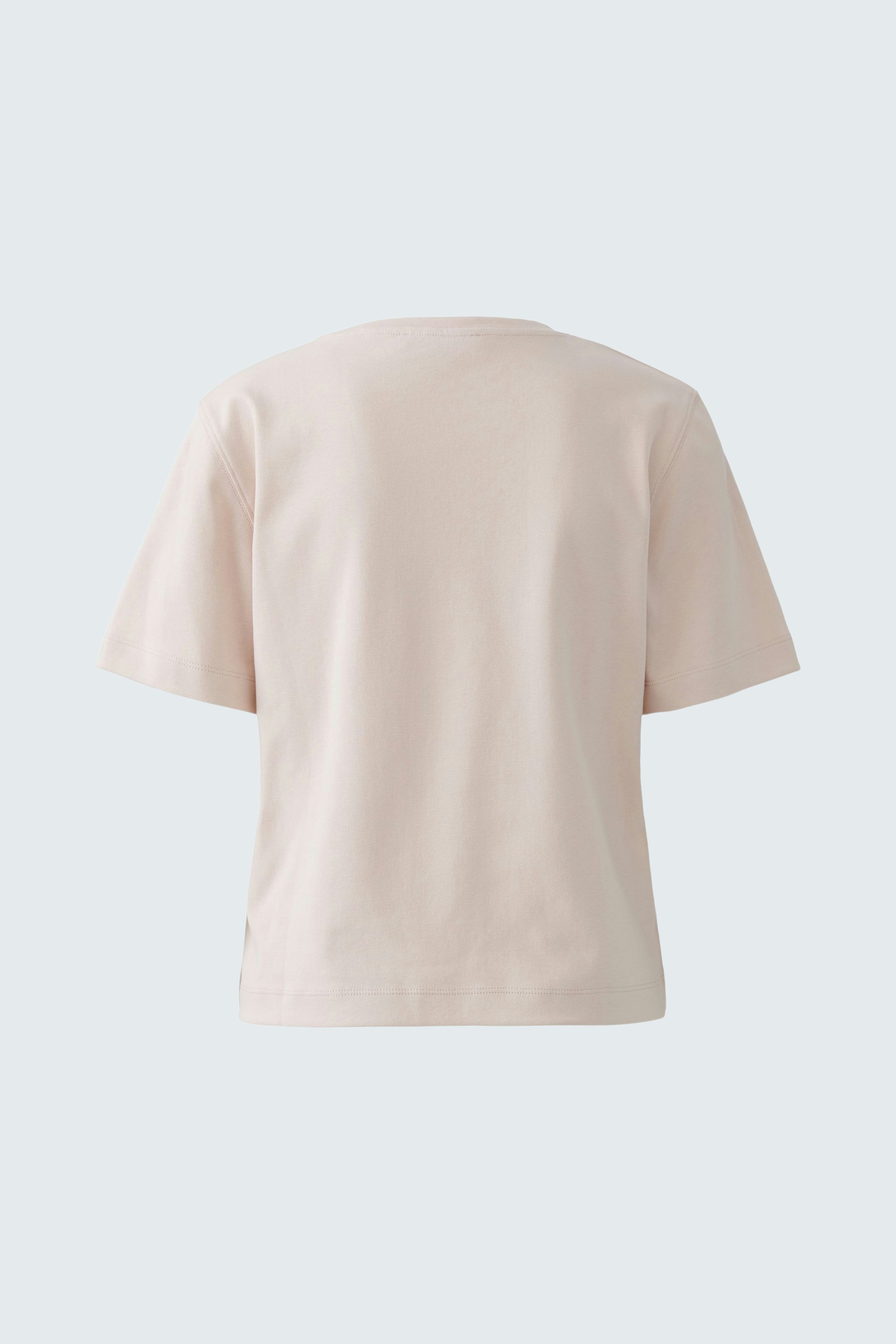 Casual women's T-shirt in soft pink, featuring a relaxed fit and short sleeves.