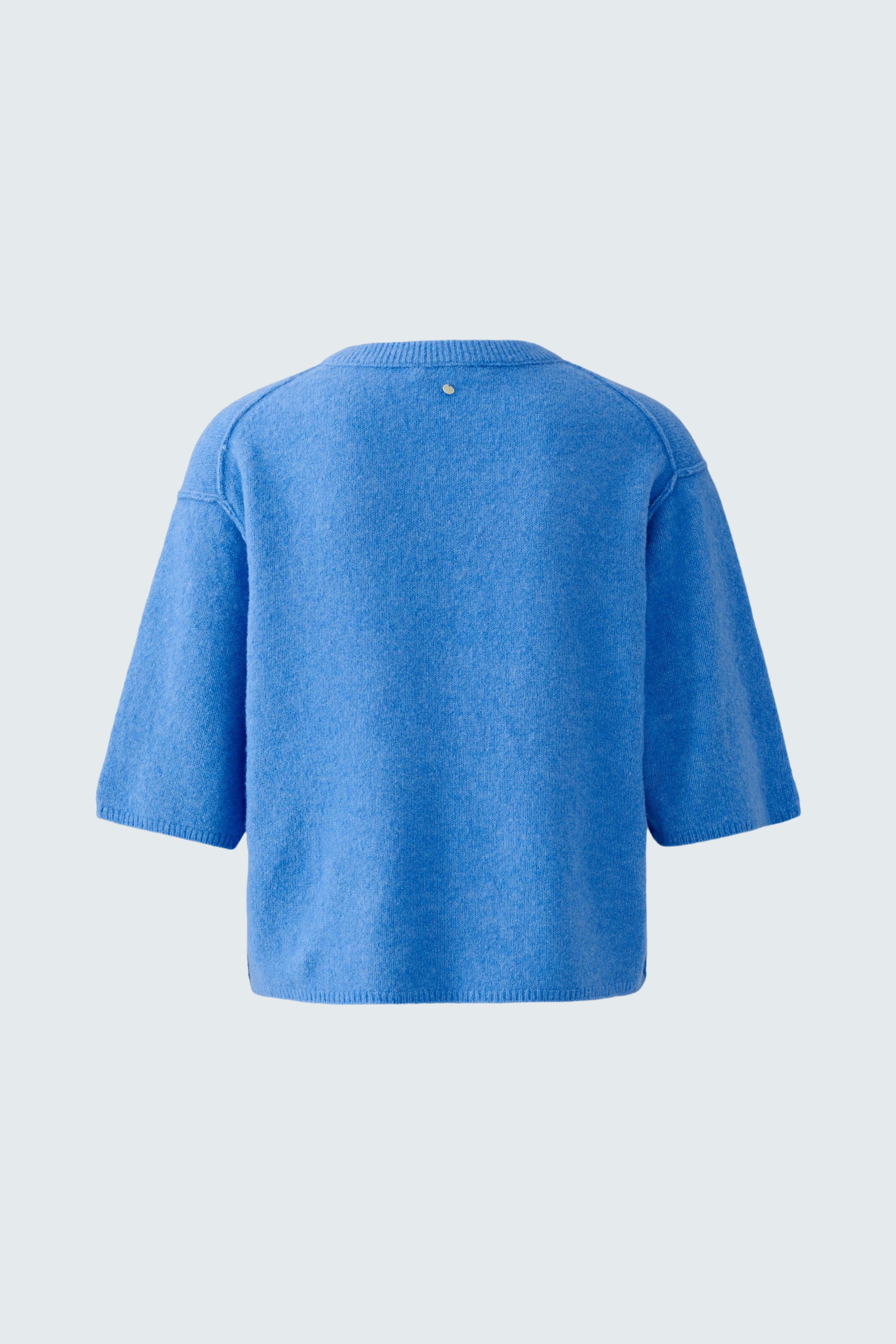 Casual women's pullover: Blue, short-sleeved design with a relaxed fit, perfect for everyday wear.