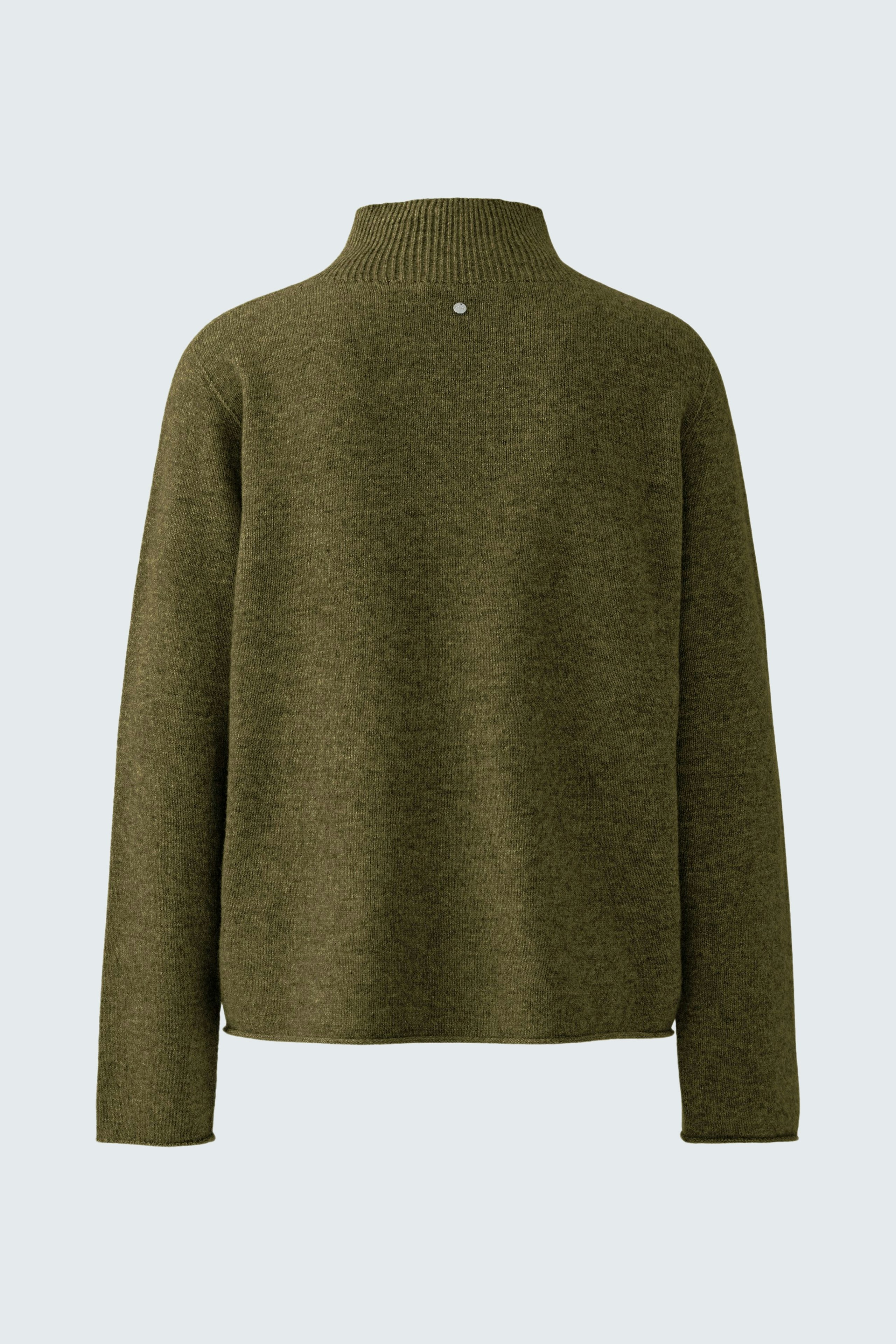 Casual women's pullover in olive green with a high collar, perfect for a relaxed look.