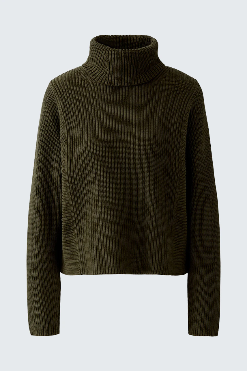 Casual women's pullover: Olive green, ribbed turtleneck design, perfect for everyday wear.