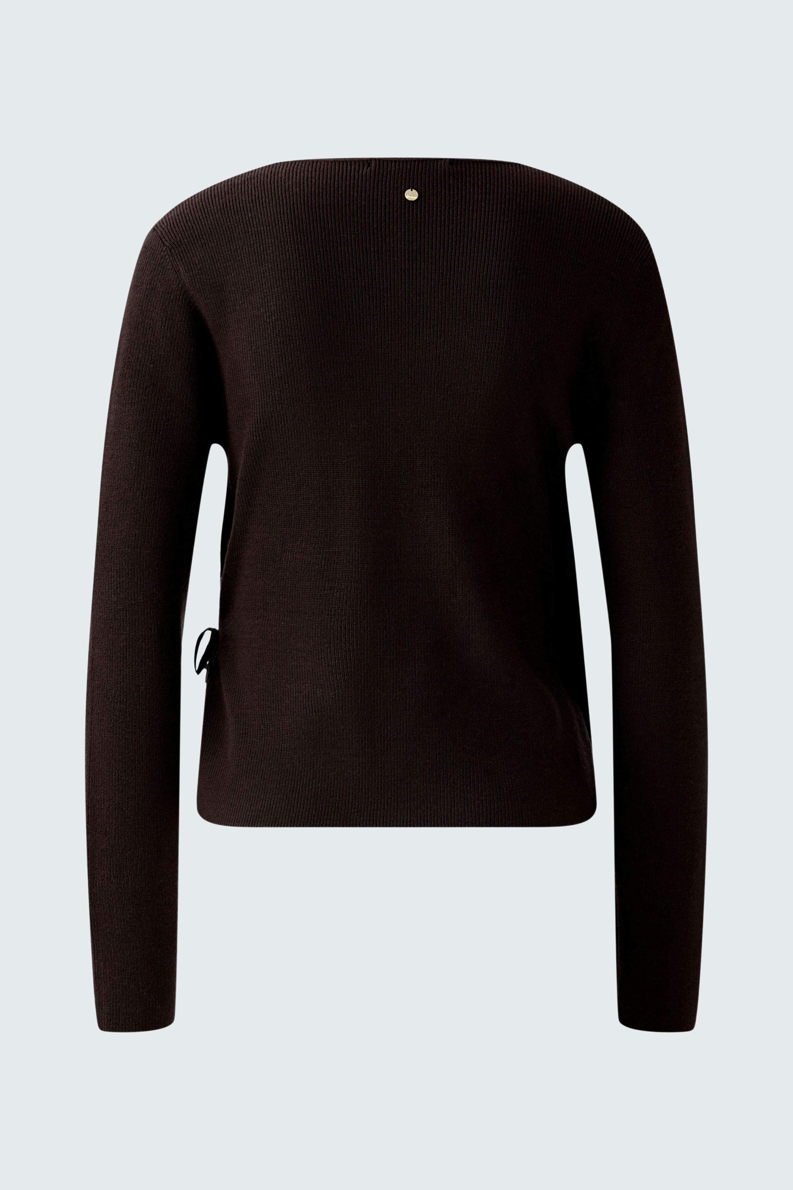 Casual women's pullover in dark brown with a simple design and long sleeves.