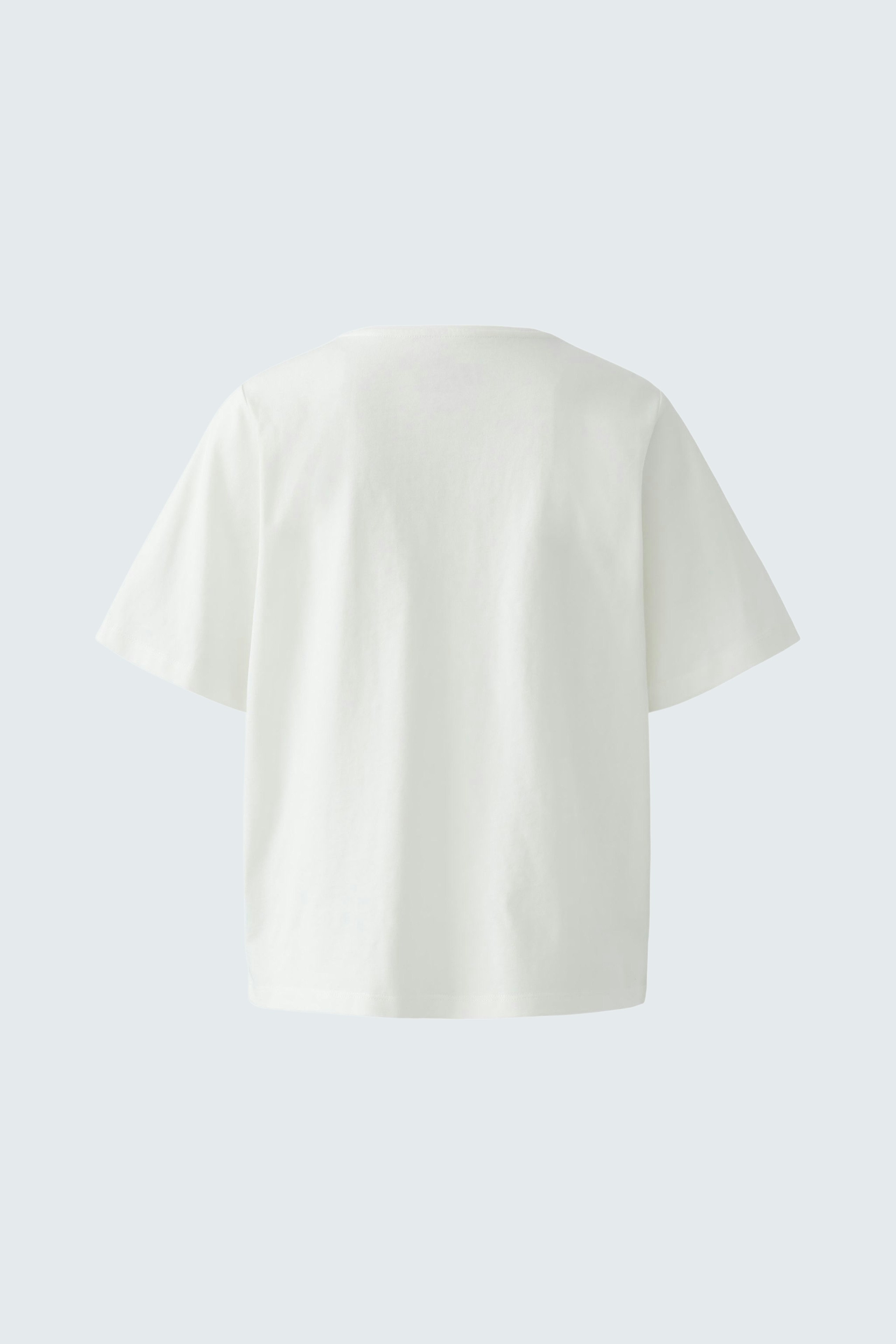 Casual women's T-shirt: Back view of a loose-fitting white tee with short sleeves.