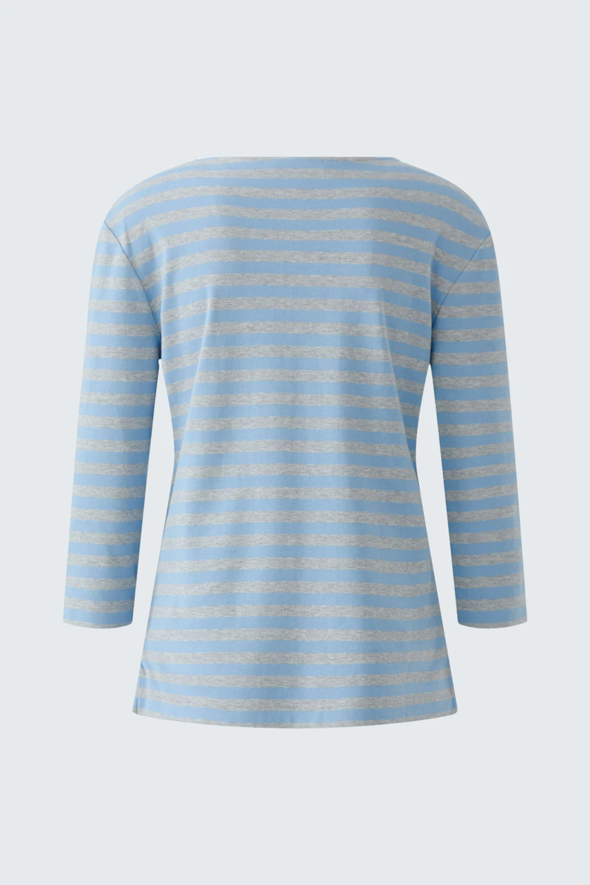 Casual women's T-shirt: Light blue striped top with three-quarter sleeves, perfect for everyday wear.