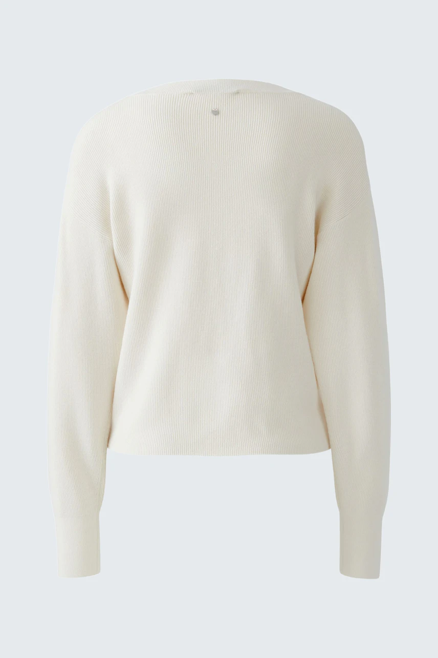 Bequemer Damen-Pullover in Cremefarbe mit lässigem Schnitt und langen Ärmeln.