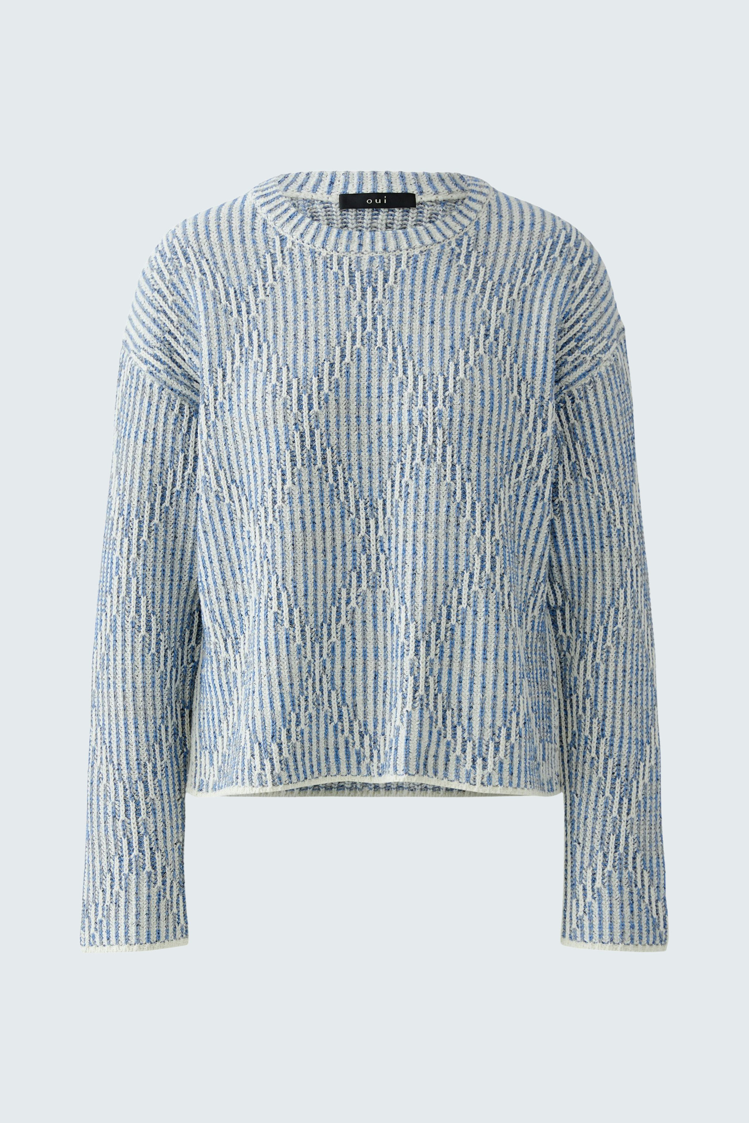Casual women's pullover: Light blue striped pullover with a relaxed fit and round neckline.