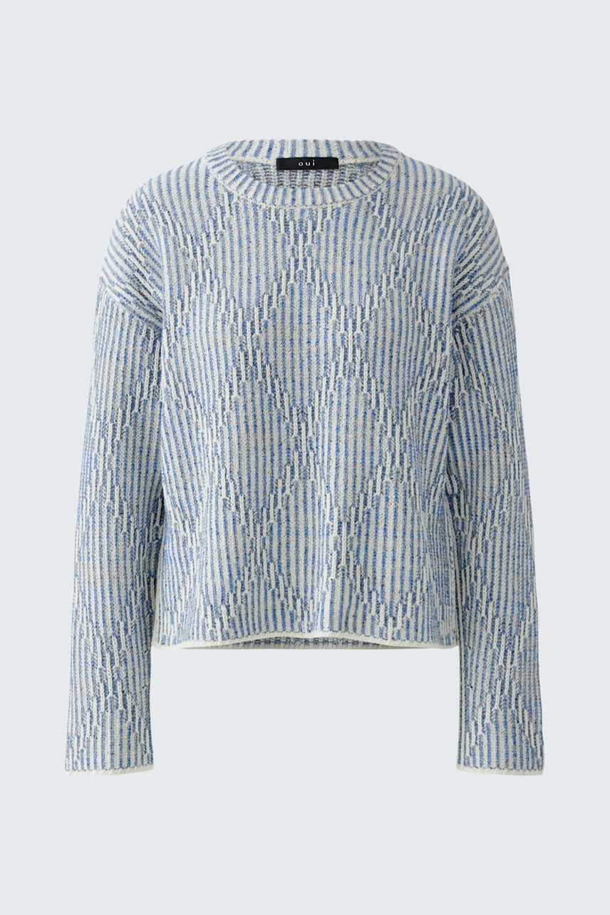 Casual women's pullover: Light blue striped pullover with a relaxed fit and round neckline.