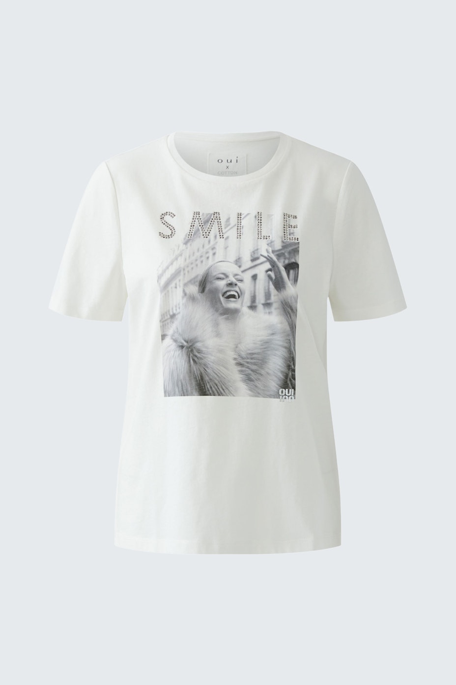 Casual women's T-shirt: White tee with a graphic print and the word 'SMILE'.