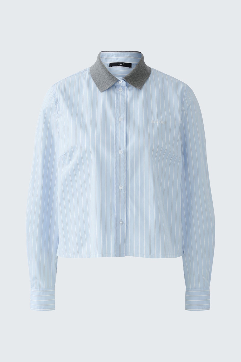 Casual women's blouse: Light blue cropped blouse with a grey collar, perfect for everyday wear.