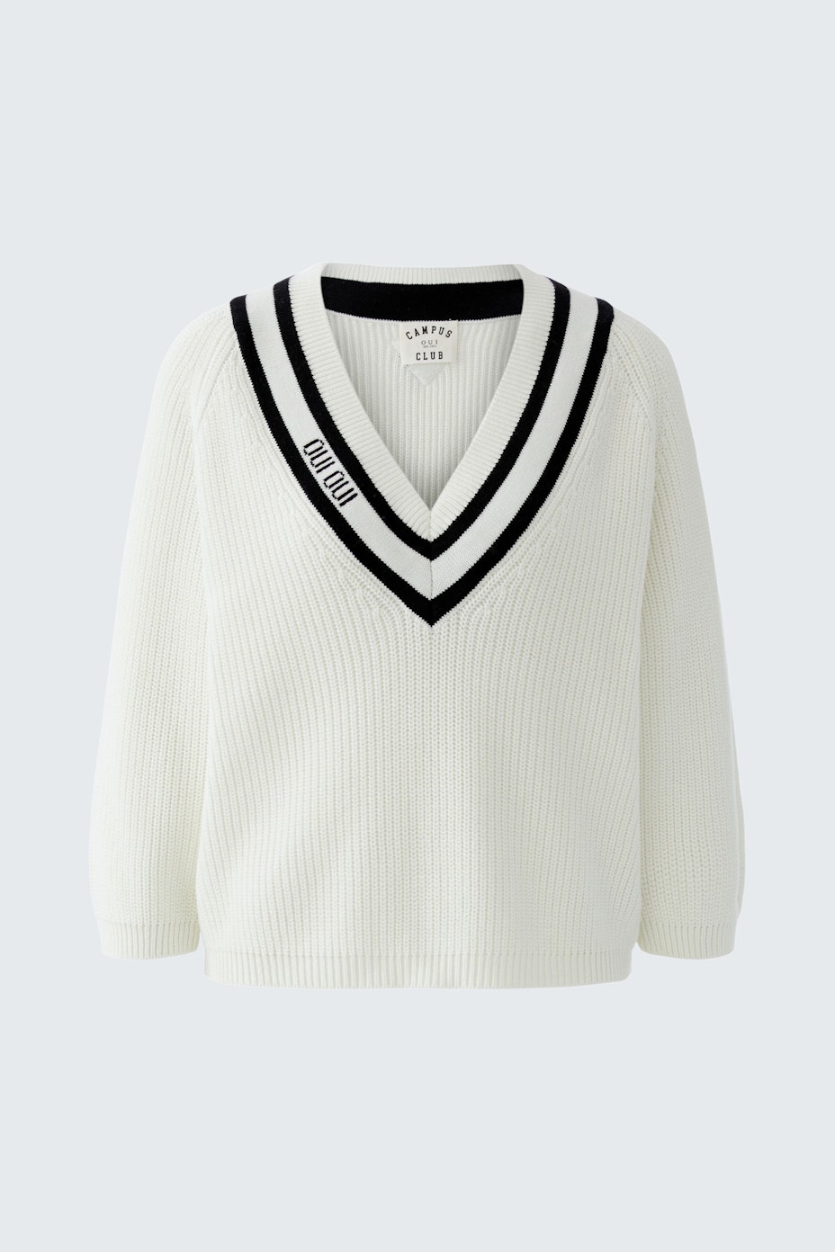 Casual women's pullover: White knit pullover with a V-neck and black stripes.