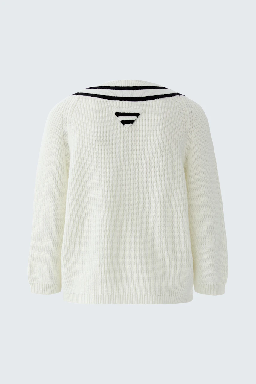 Casual women's pullover: White ribbed pullover with a sporty back detail, perfect for everyday wear.