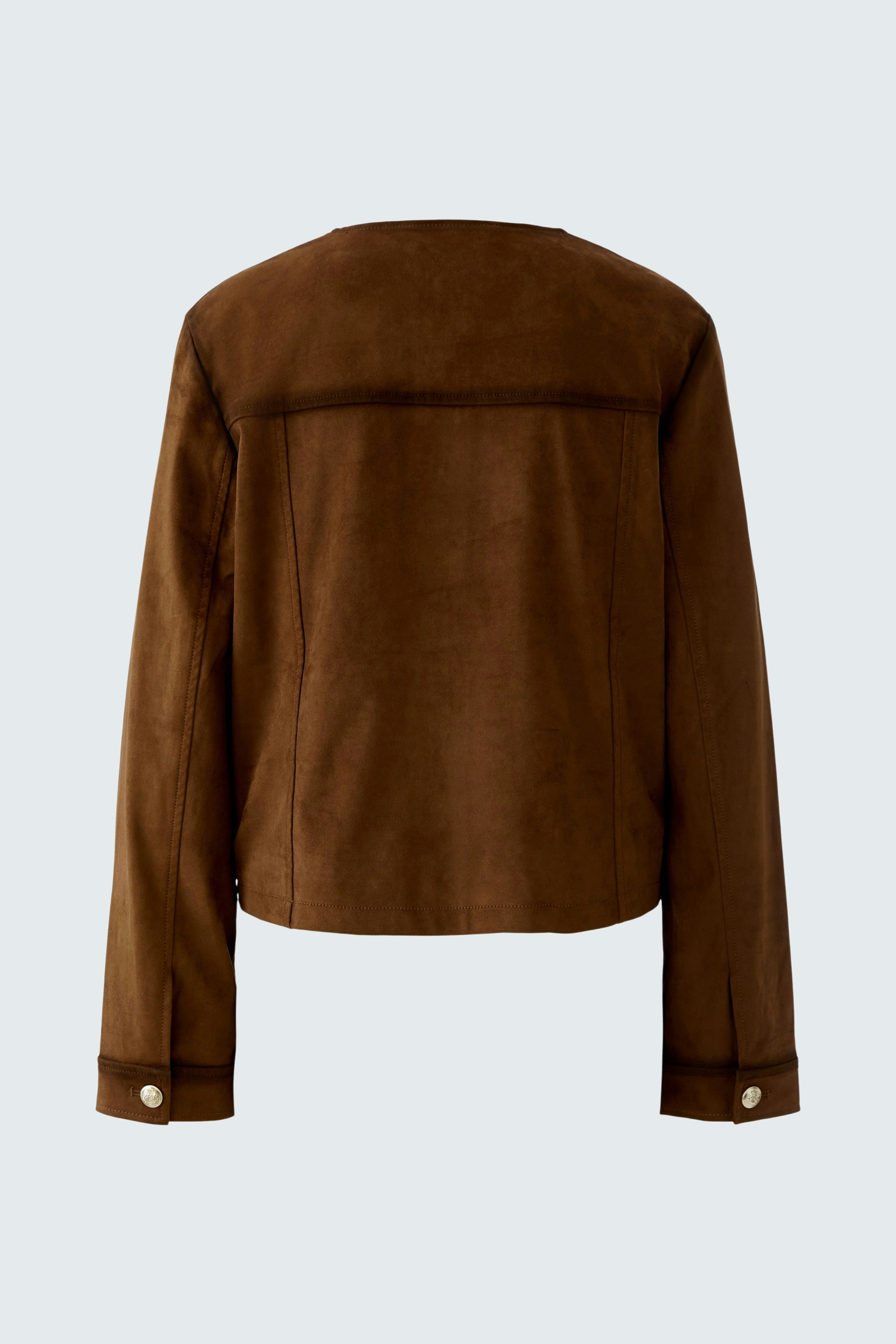 Lederimitatjacke: Rückansicht einer braunen Jacke mit schlichten Details und lässigem Schnitt.