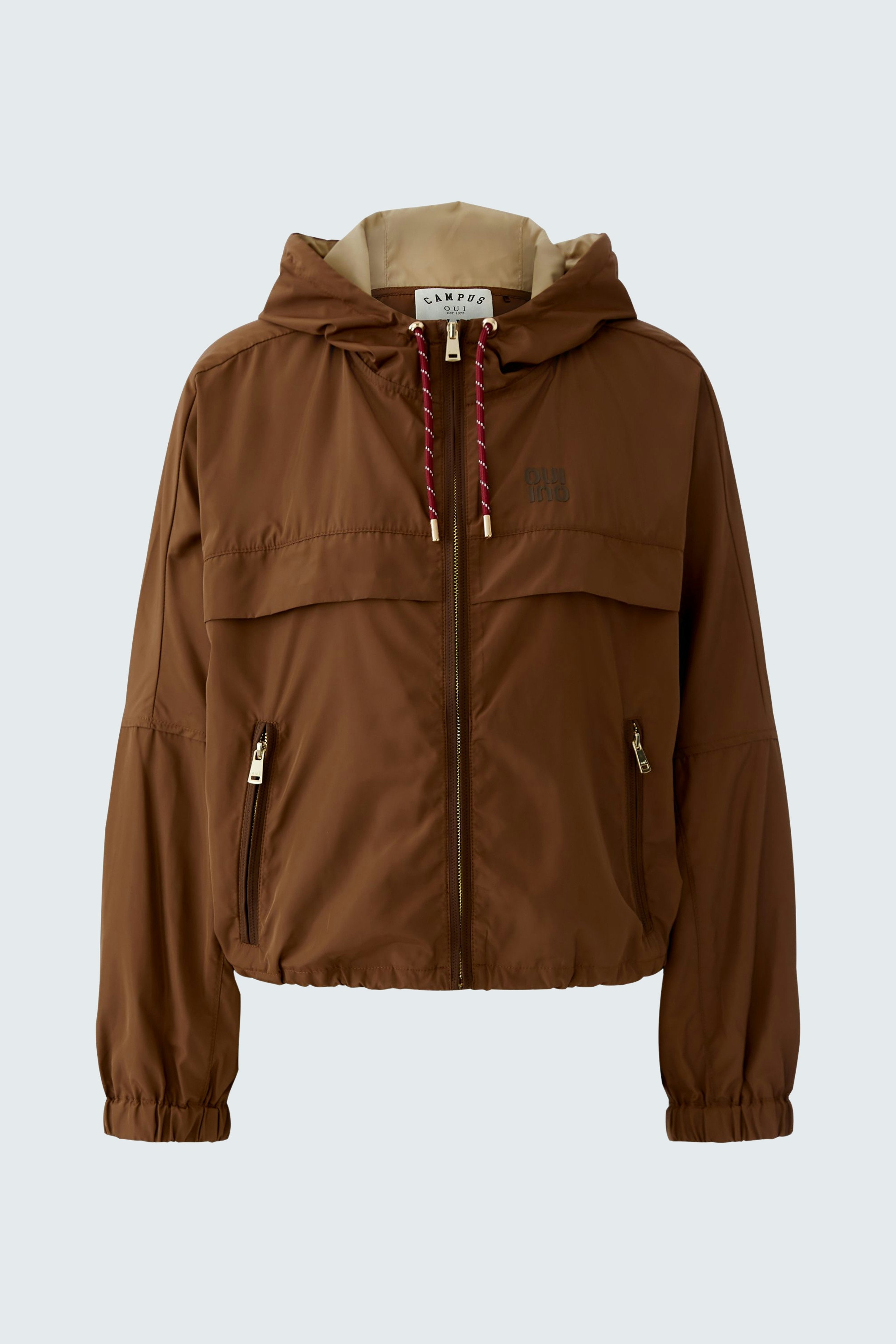 Bequeme Outdoorjacke für Damen in Braun mit Kapuze und praktischen Taschen.