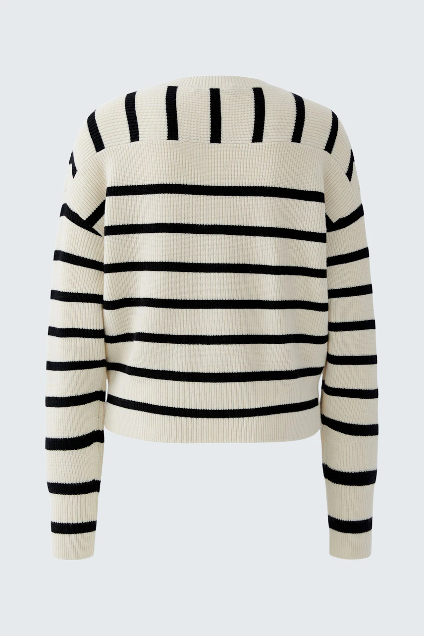 Casual women's pullover: Back view of a striped pullover in cream and black, perfect for everyday wear.