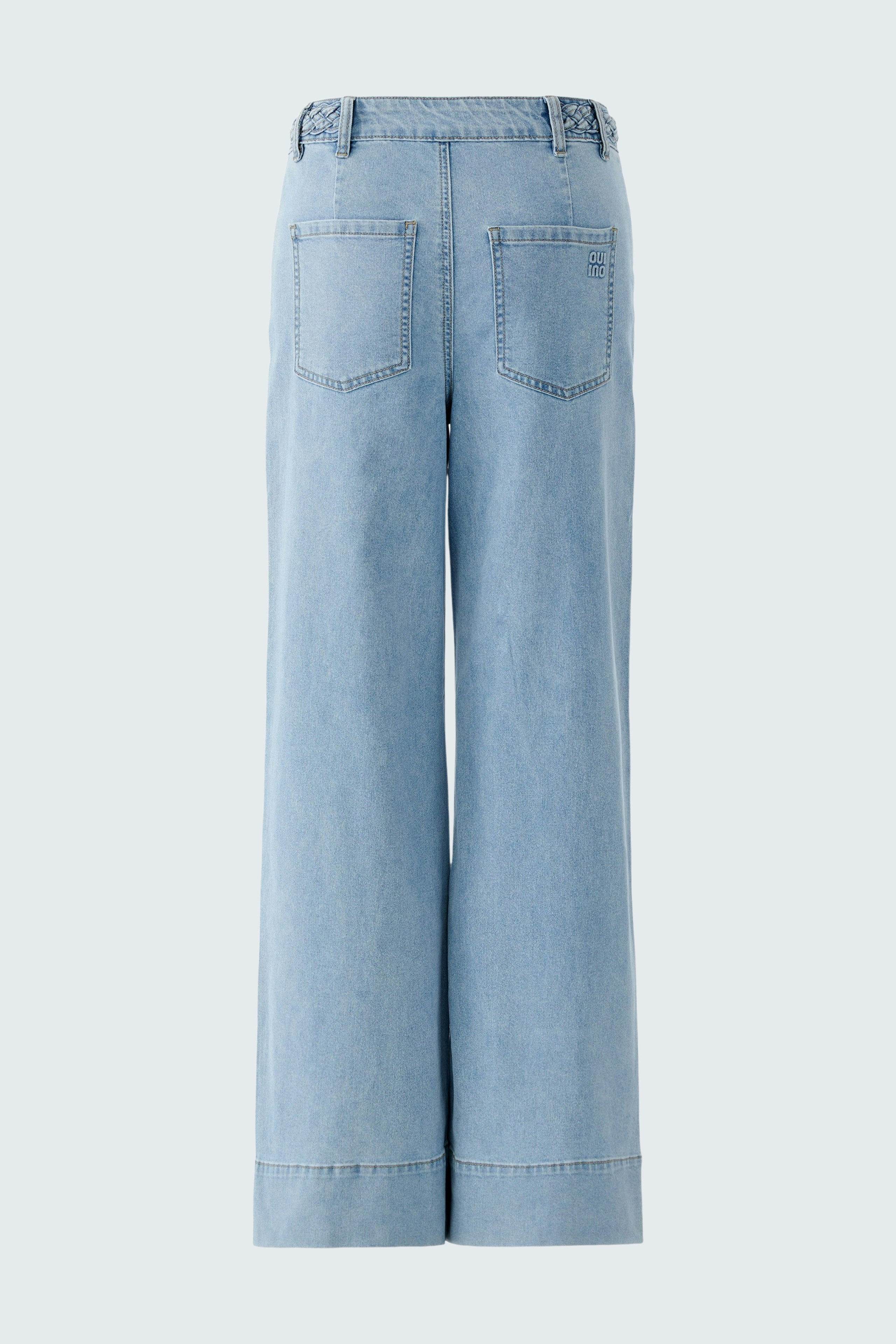Wide leg jeans for women in light blue denim with a relaxed fit and classic five-pocket design.