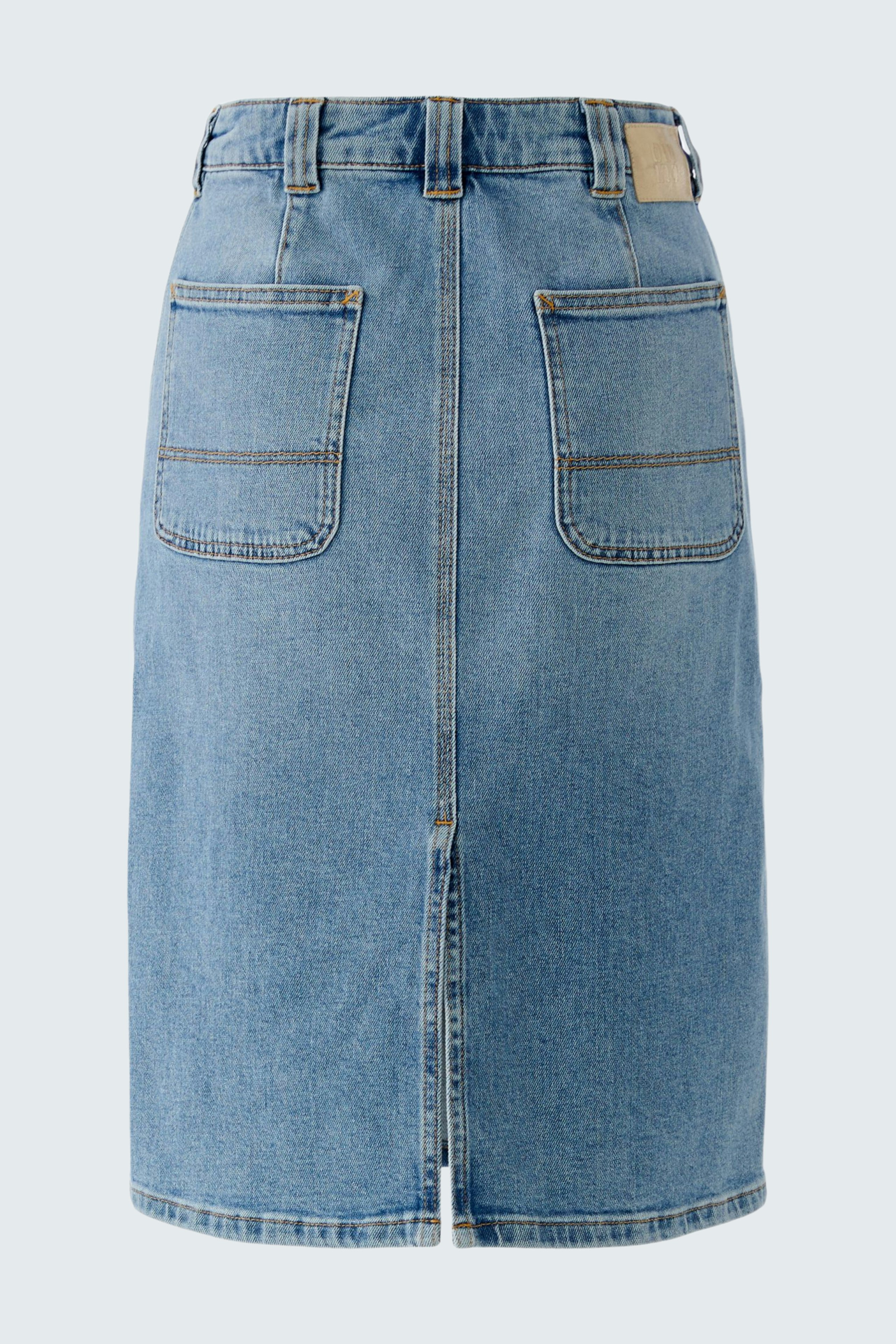 Klassischer Jeansrock: Blauer, taillierter Rock aus Denim mit zwei Taschen hinten.