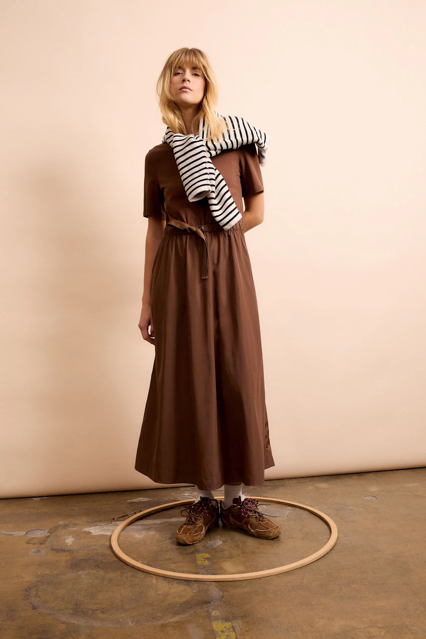 Bild 6 von Maxi dress - fondue fudge in fondue fudge | Oui