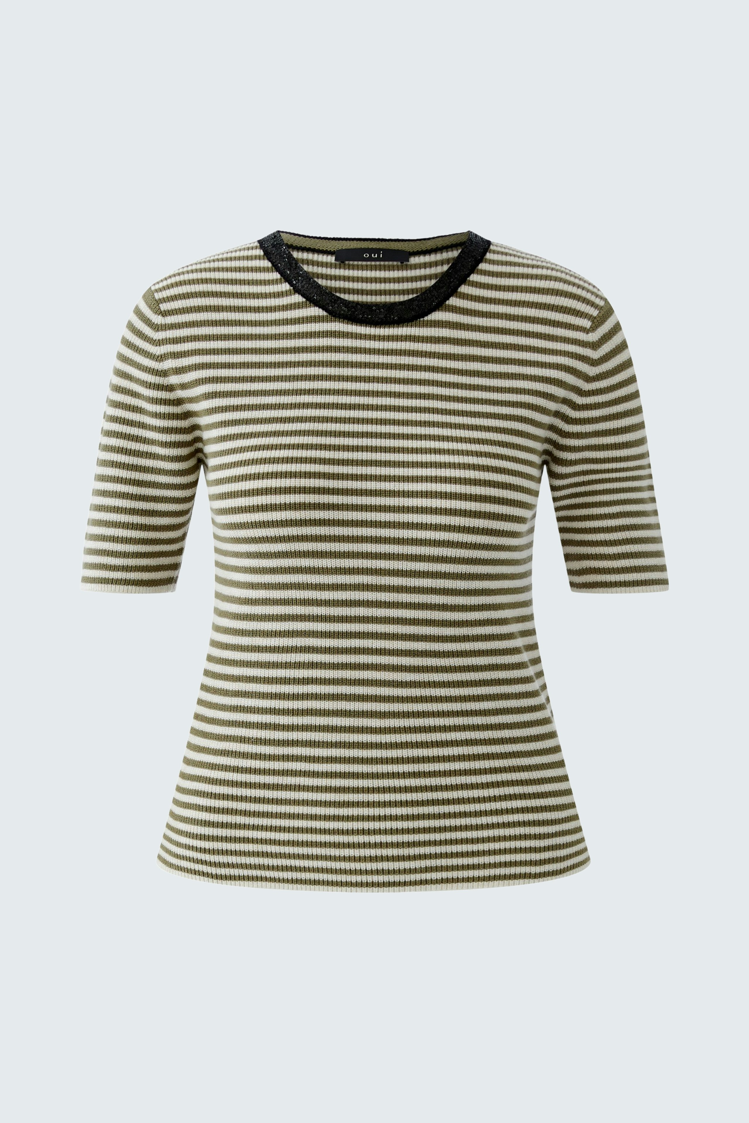 Casual women's pullover: Short-sleeved, striped design in earthy tones, perfect for everyday wear.
