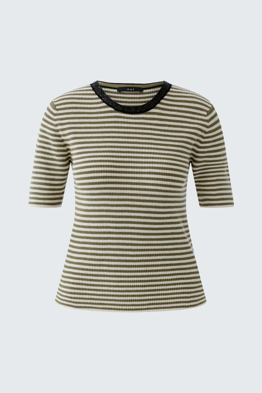 Casual women's pullover: Short-sleeved, striped design in earthy tones, perfect for everyday wear.