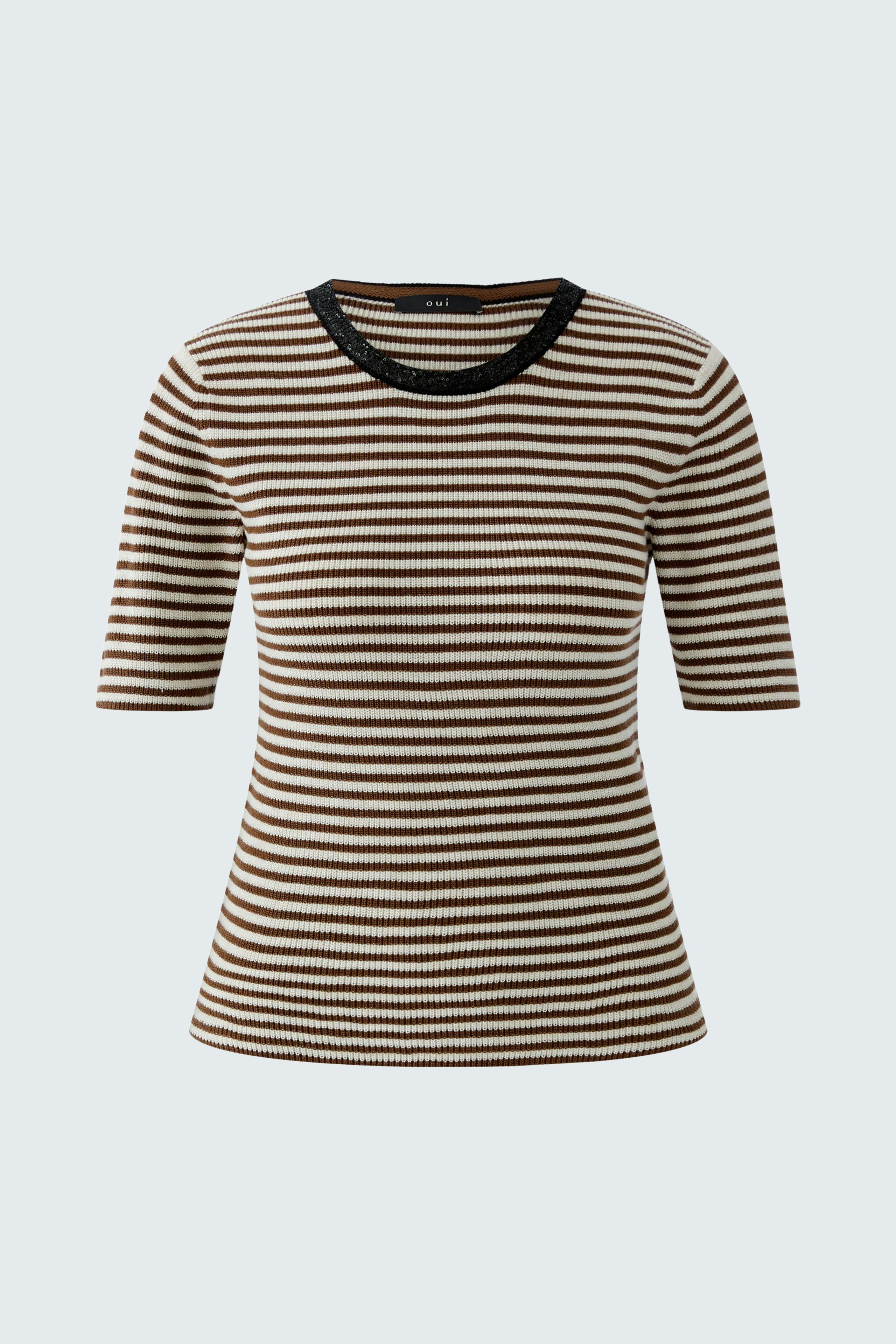 Casual women's pullover: Short-sleeved, striped design in brown and black, perfect for everyday wear.