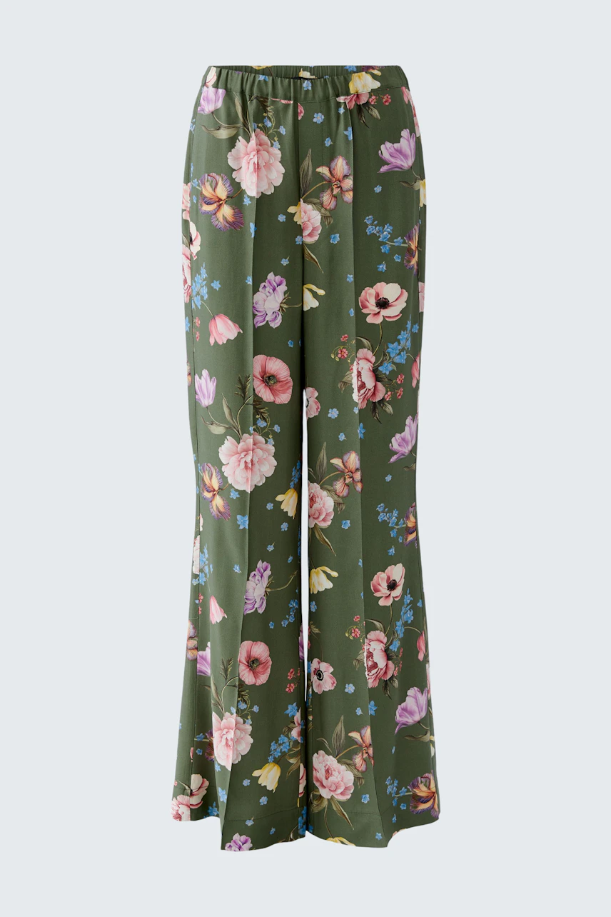 Bequeme Damen-Hose mit floralem Muster in Grün, ideal für lässige Anlässe.