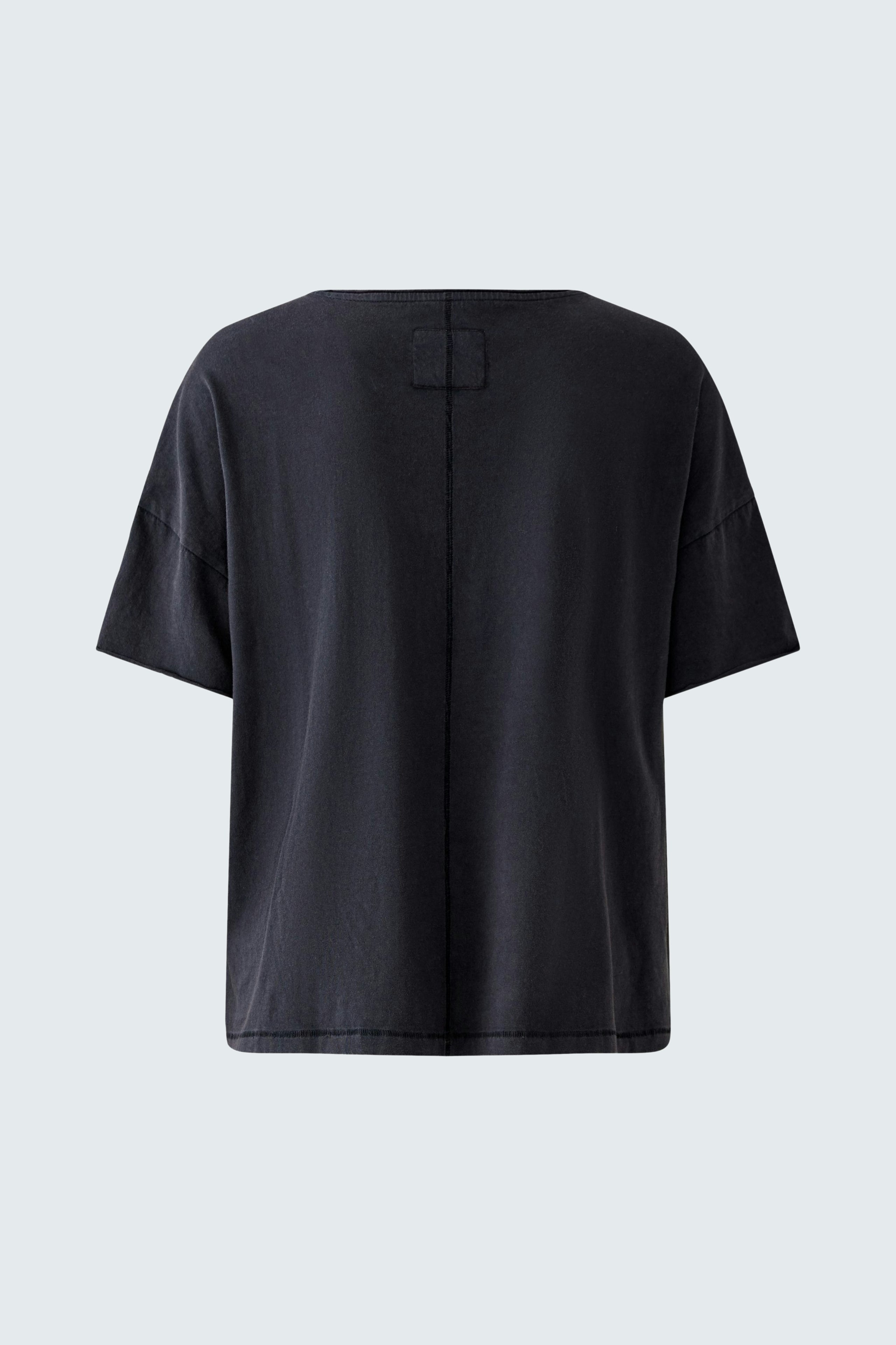 Casual women's T-shirt: A relaxed black top with short sleeves and a simple design.