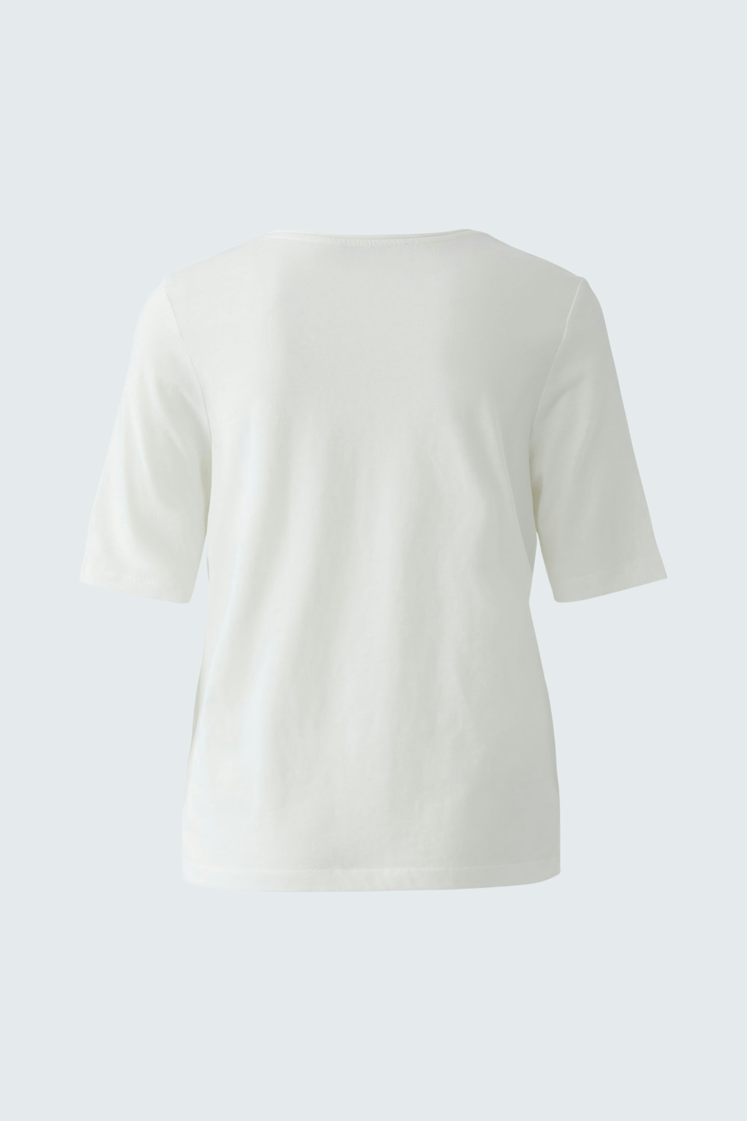 Casual women's T-shirt: Back view of a white short-sleeve tee, perfect for everyday wear.