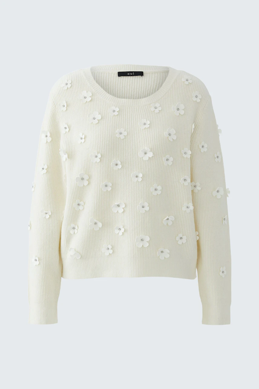 Bequemer Damen-Pullover in Creme mit Blumenapplikationen, ideal für lässige Outfits.