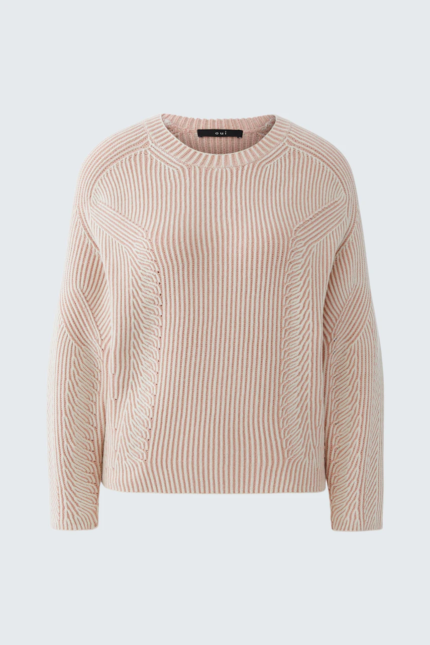 Casual women's pullover: Light pink ribbed pullover with a relaxed fit and round neckline.