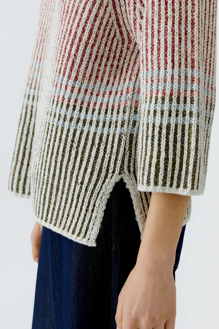 Damen-Pullover mit Streifen in Rot, Blau und Grün, lässig geschnitten, ideal für den Alltag.