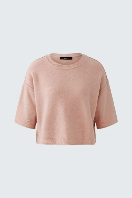 Bequemer Damen-Pullover in zartem Rosa mit kurzen Ärmeln und lässigem Schnitt.