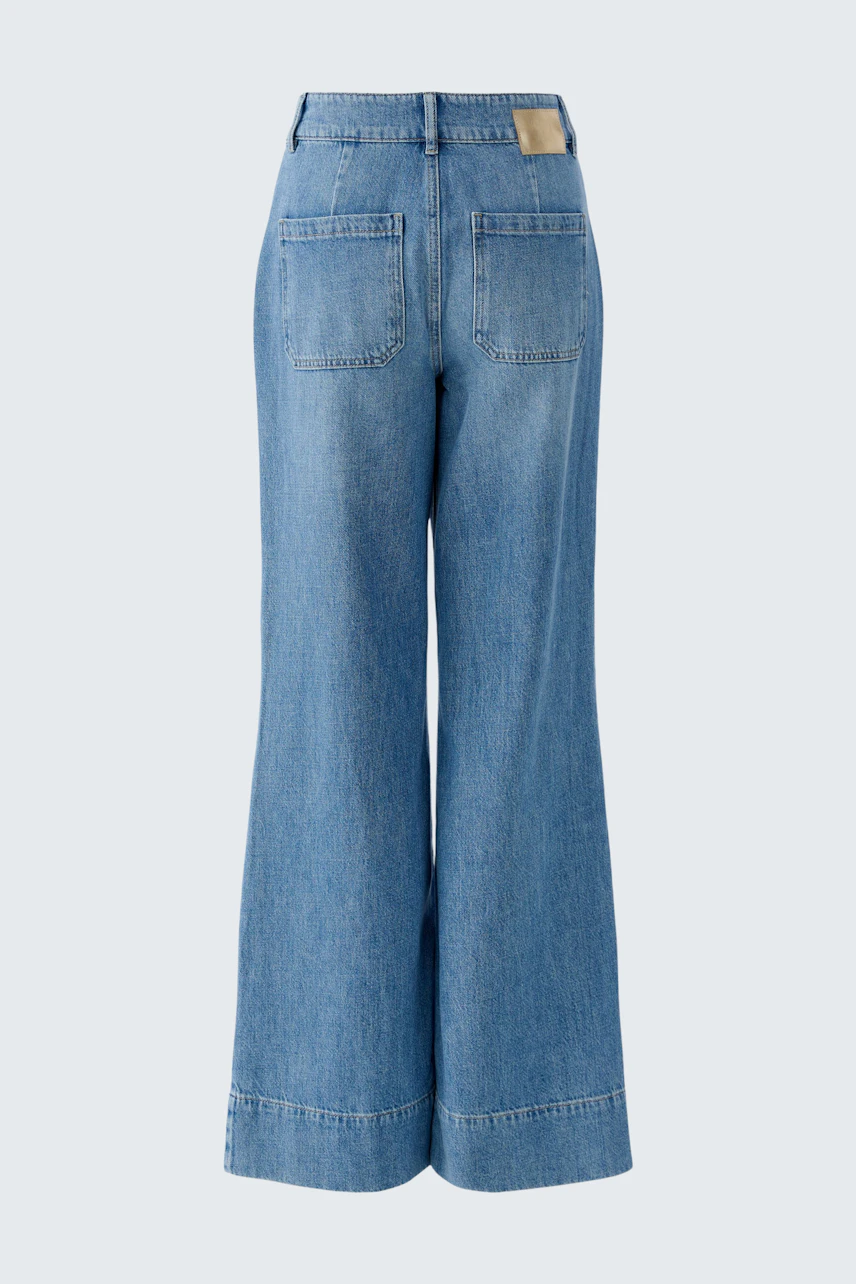 Bequeme Wide Leg Jeans für Damen: Hellblaue Jeans mit weitem Bein und lässigem Schnitt.