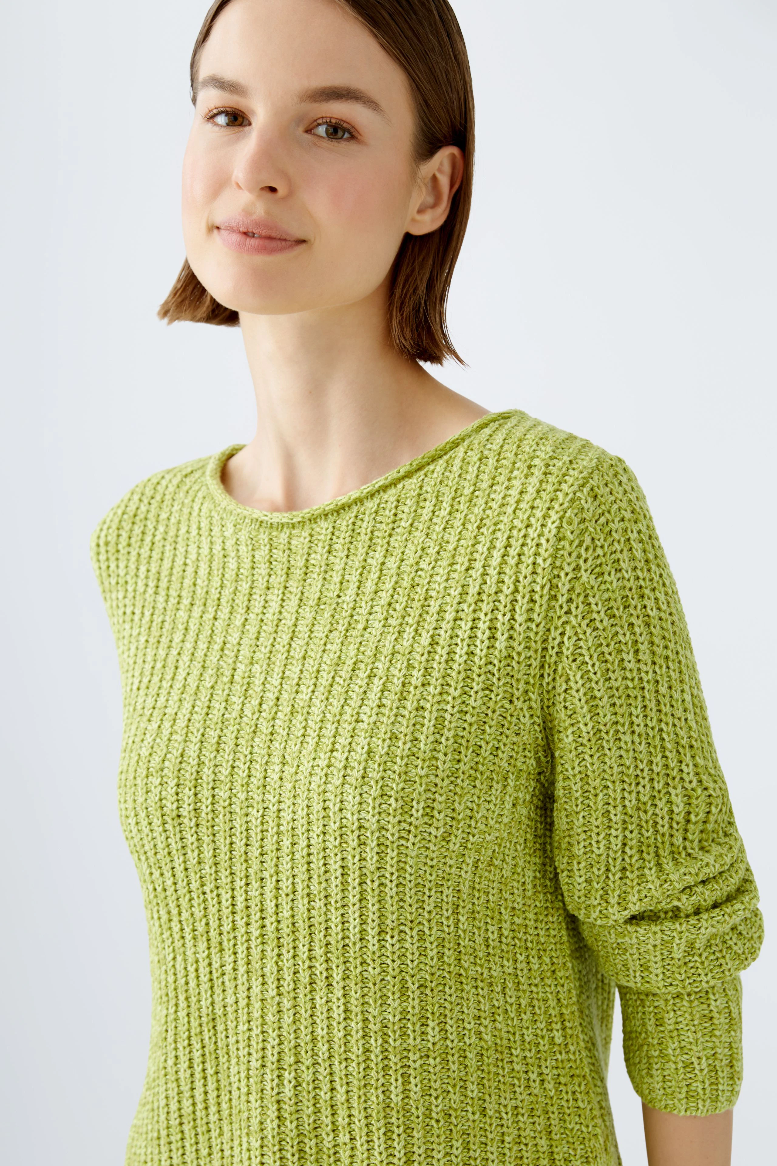 Image 4 of NAOLIN Pullover - pea green in pea green | Oui