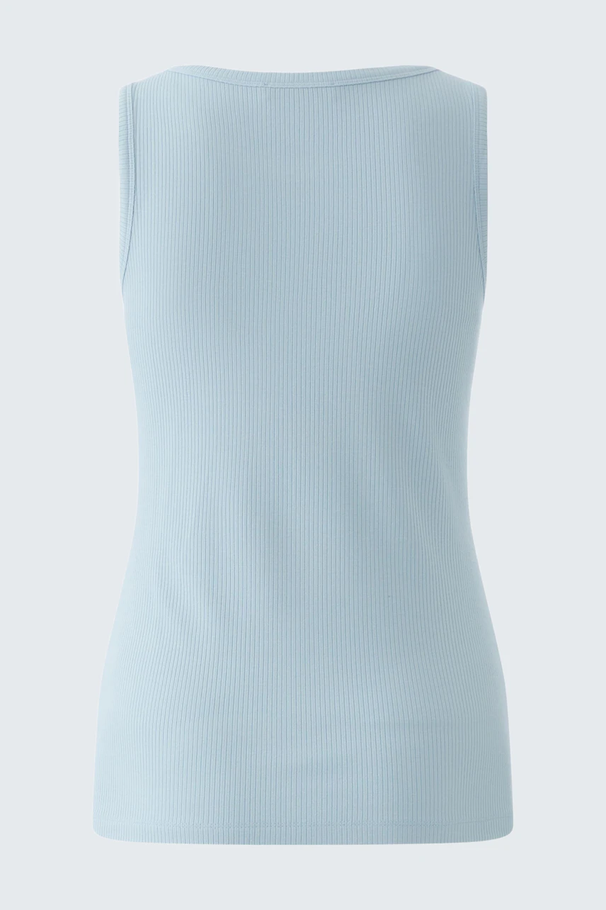 Casual women's top: Light blue sleeveless design with a fitted silhouette, perfect for warm days.