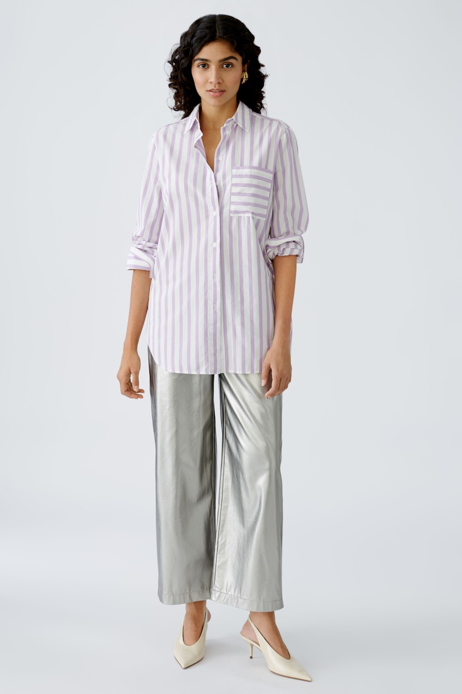 Stylish women's blouse: Light purple striped shirt with a pocket and button-down collar.