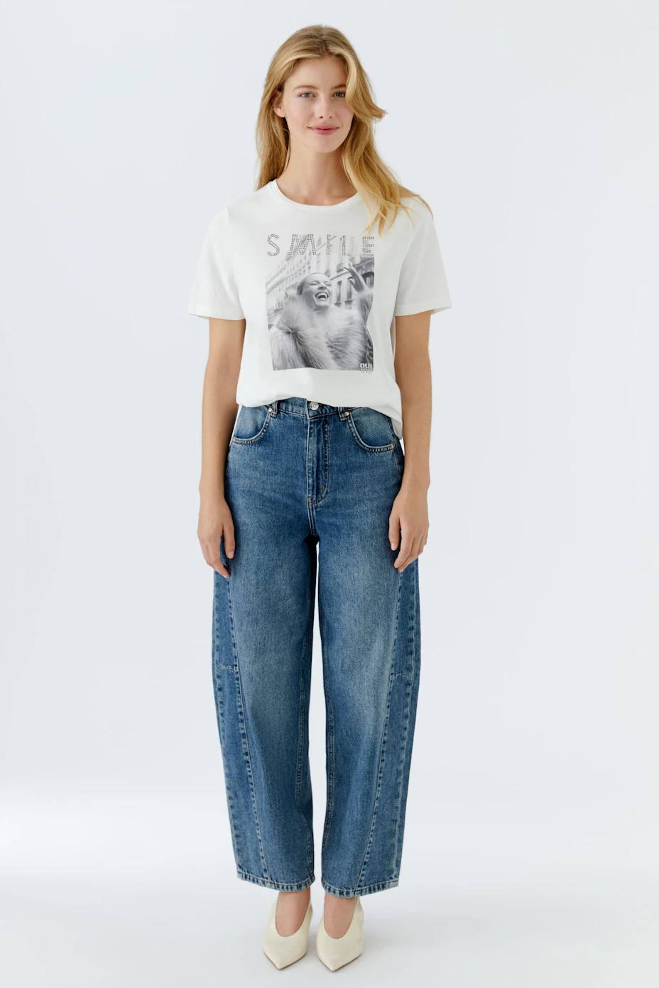 Bequemes Damen-T-Shirt in Weiß mit lässigem Print. Ideal für entspannte Outfits.