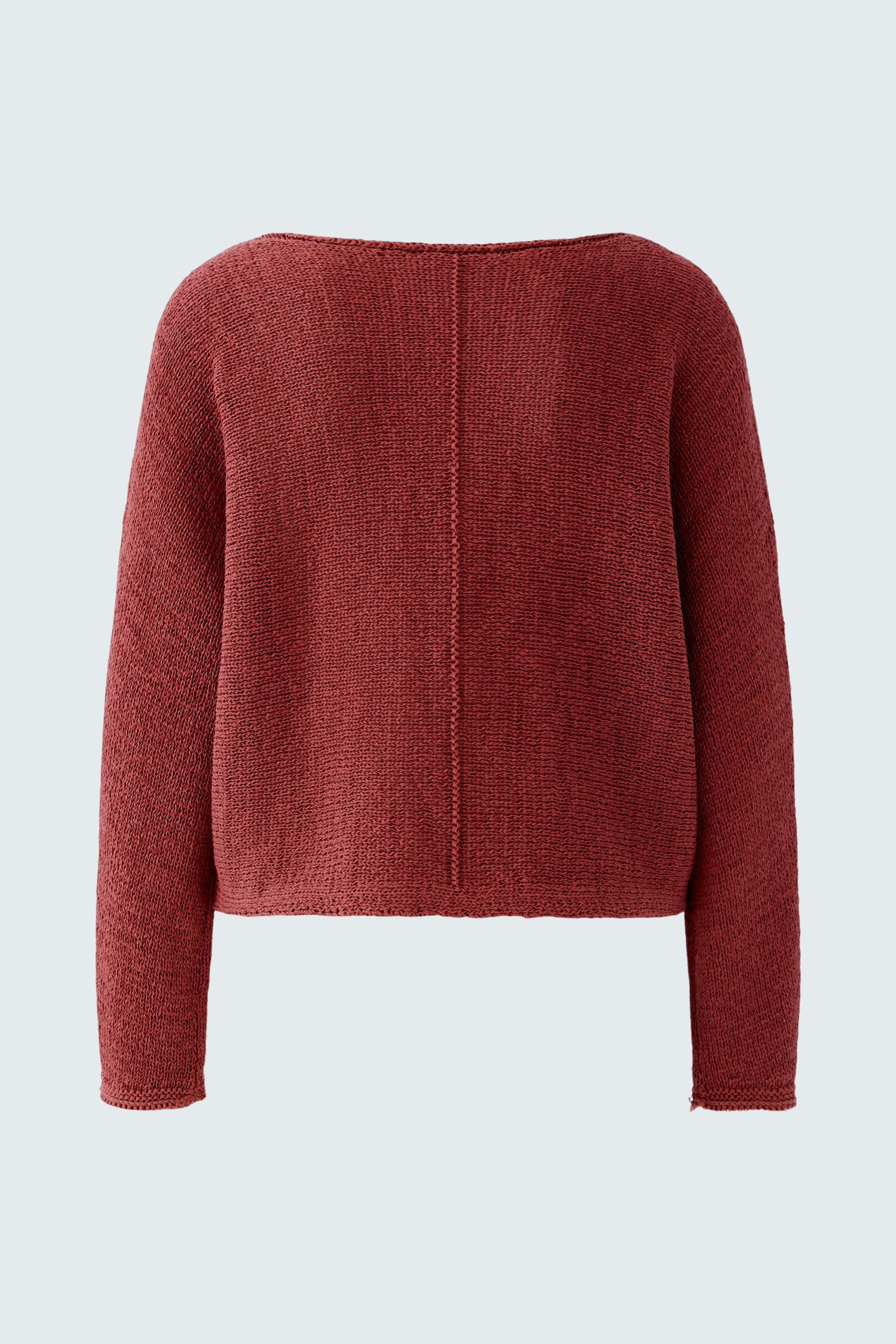 Casual women's pullover in a warm red tone, featuring a relaxed fit and a simple design.
