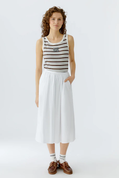 Gestreiftes Damen-Tank Top in Braun und Weiß, lässig und bequem für den Alltag.