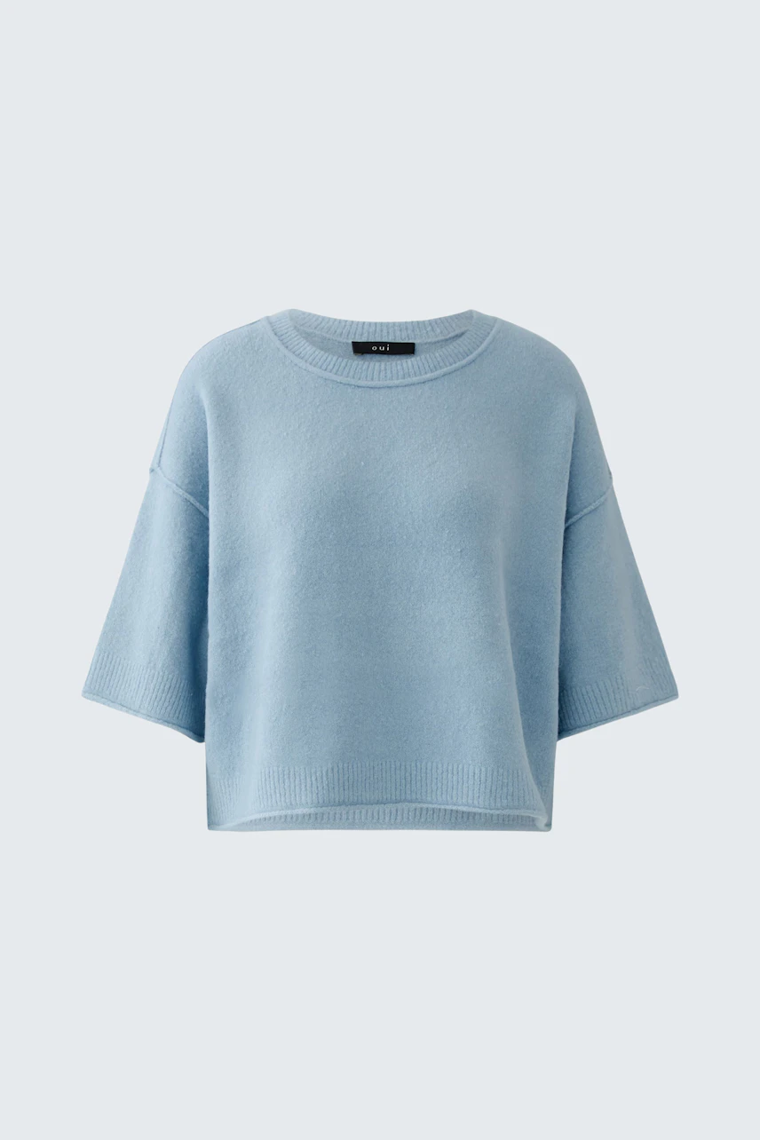 Bequemer Damen-Pullover in sanftem Blau mit weitem Schnitt und kurzen Ärmeln, ideal für lässige Outfits.